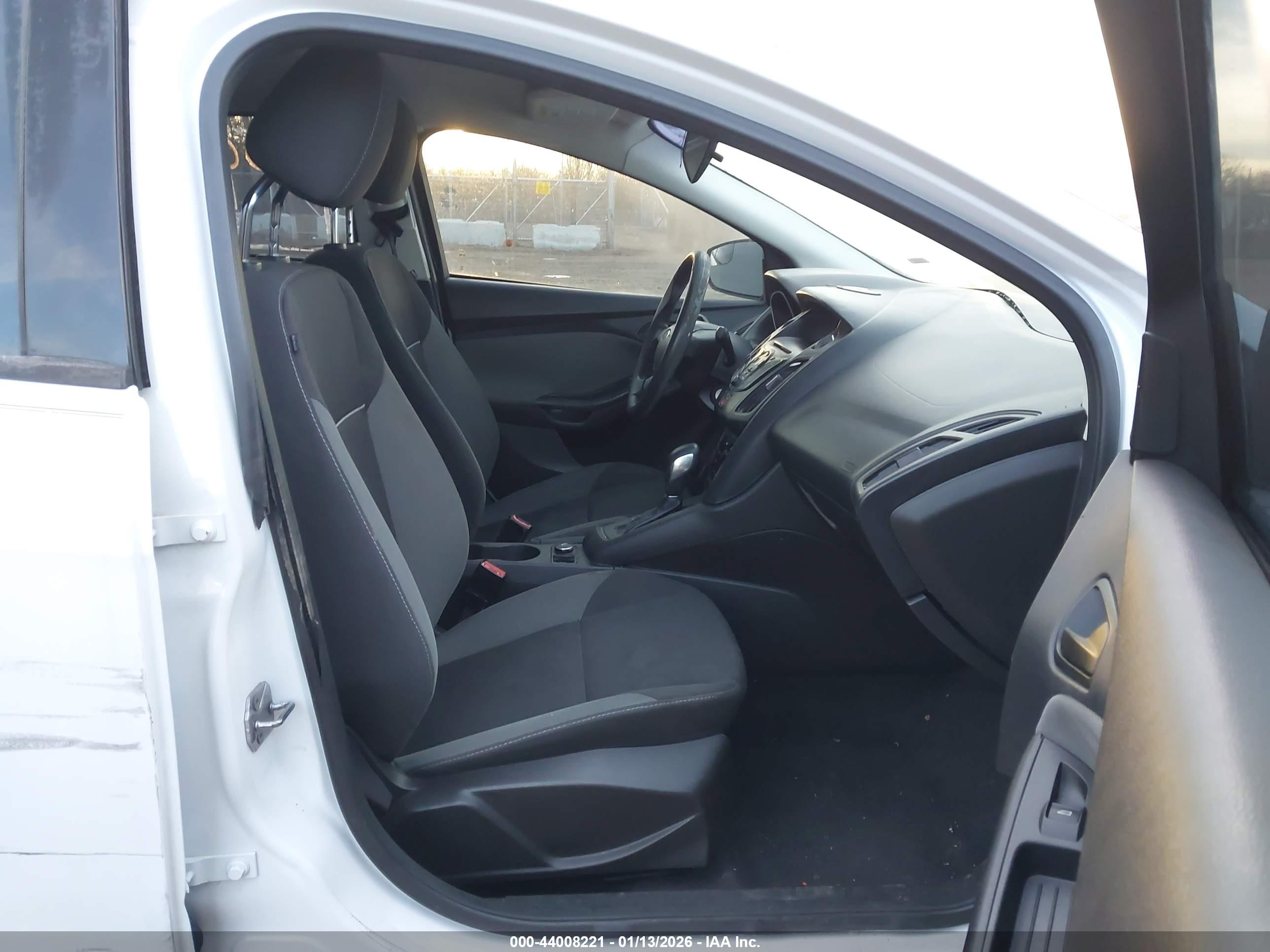 FORD FOCUS image 5