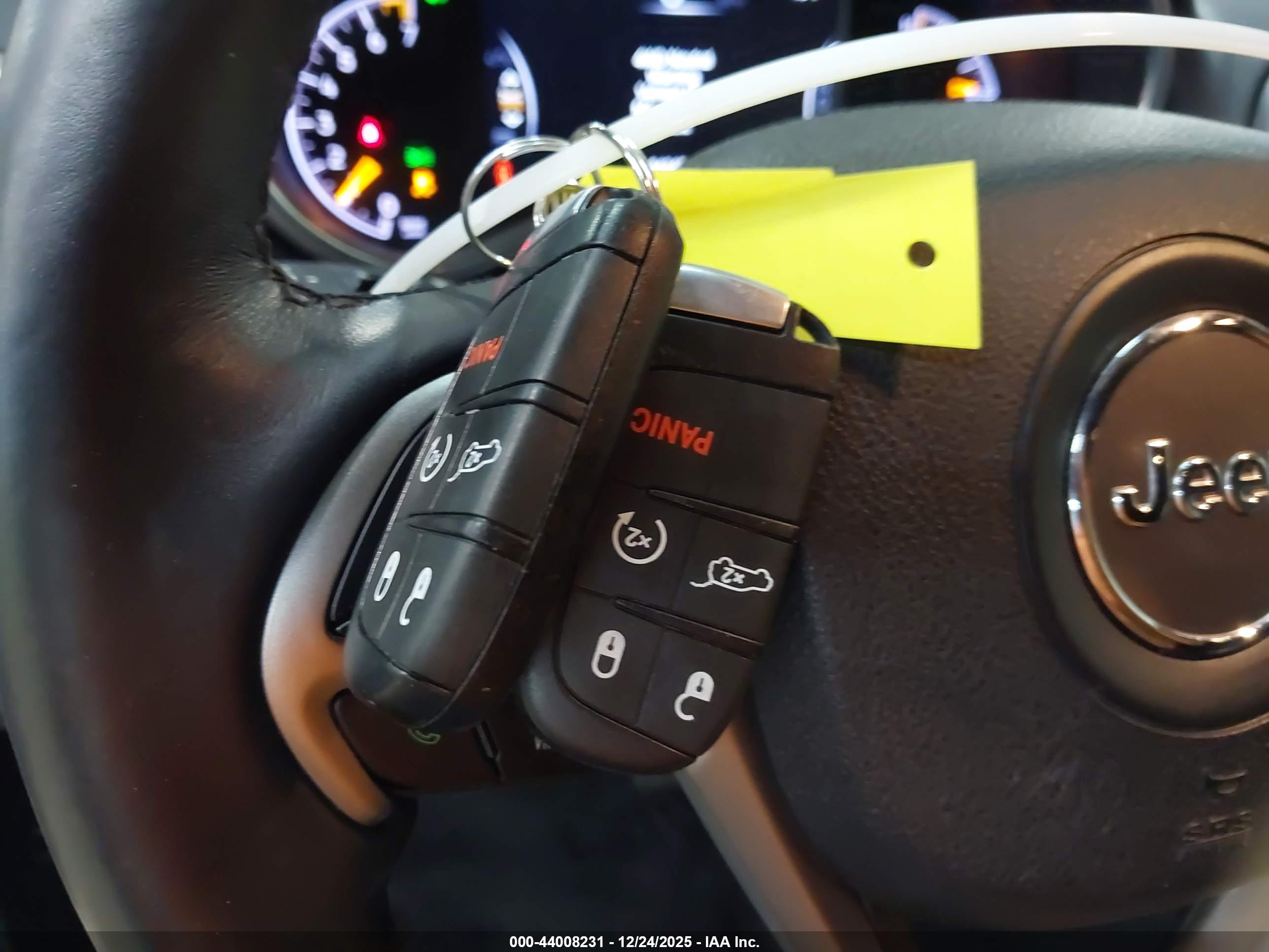 JEEP GRAND image 11