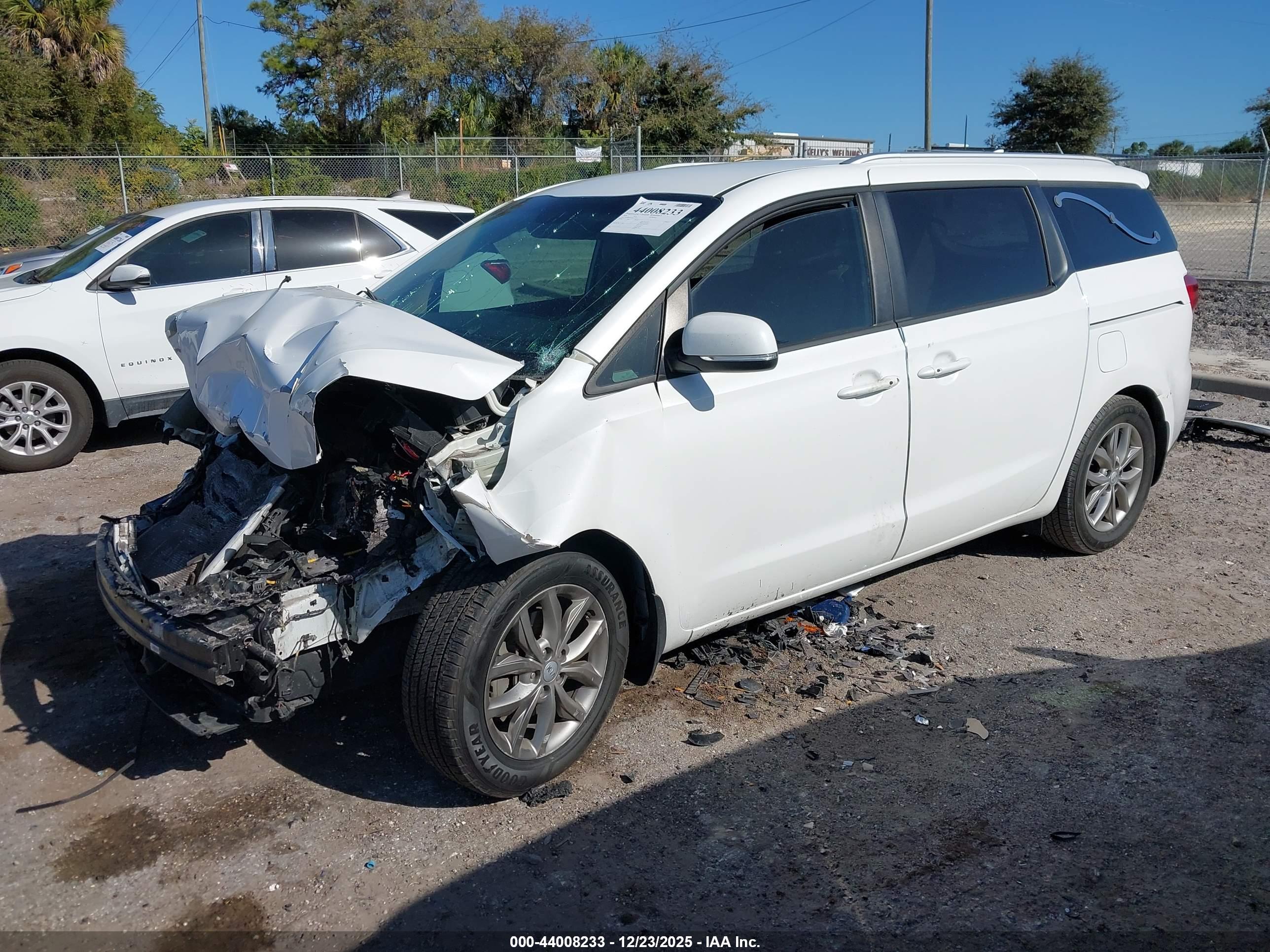 KIA SEDONA image 2