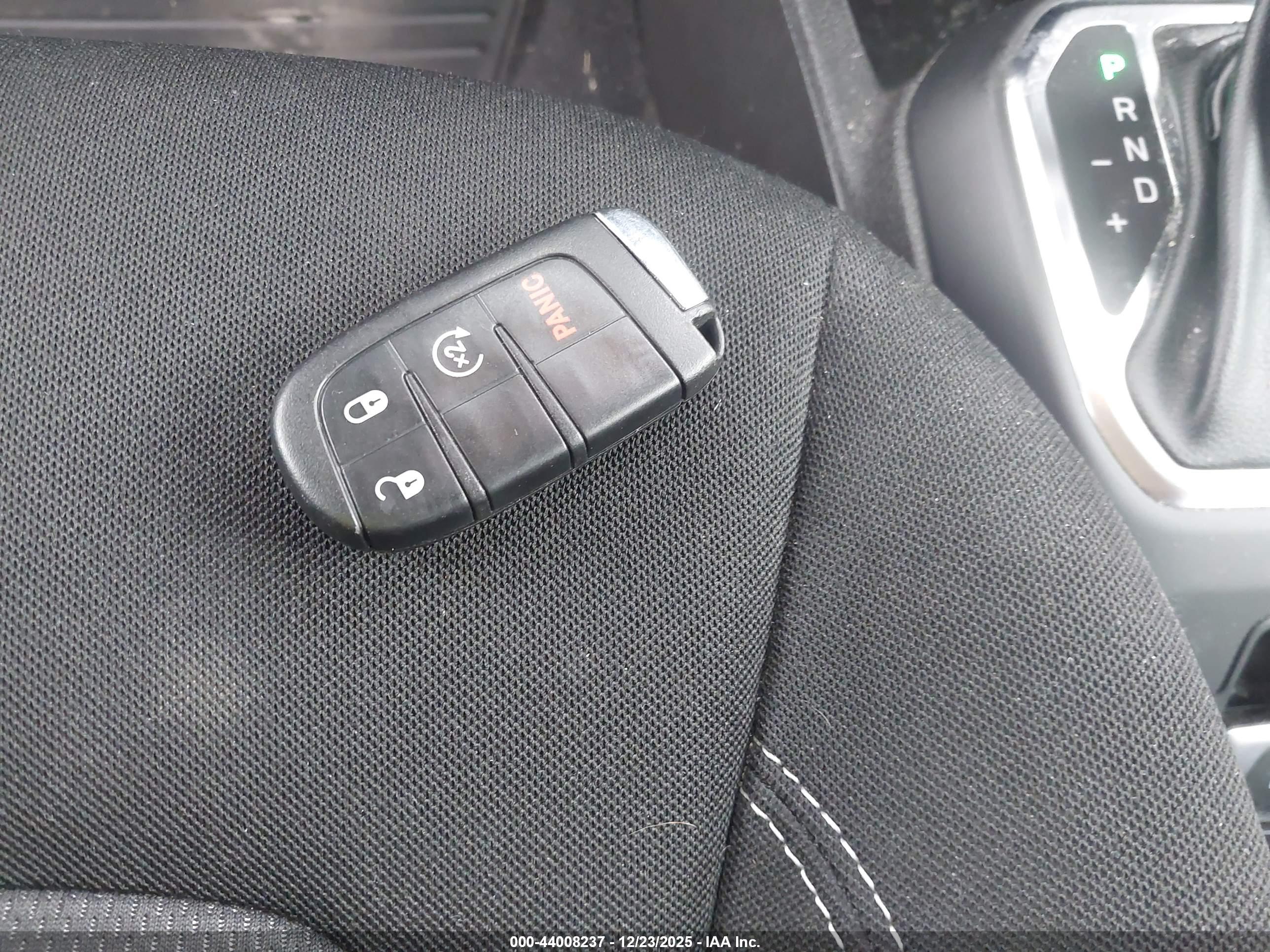 JEEP RENEGADE image 11