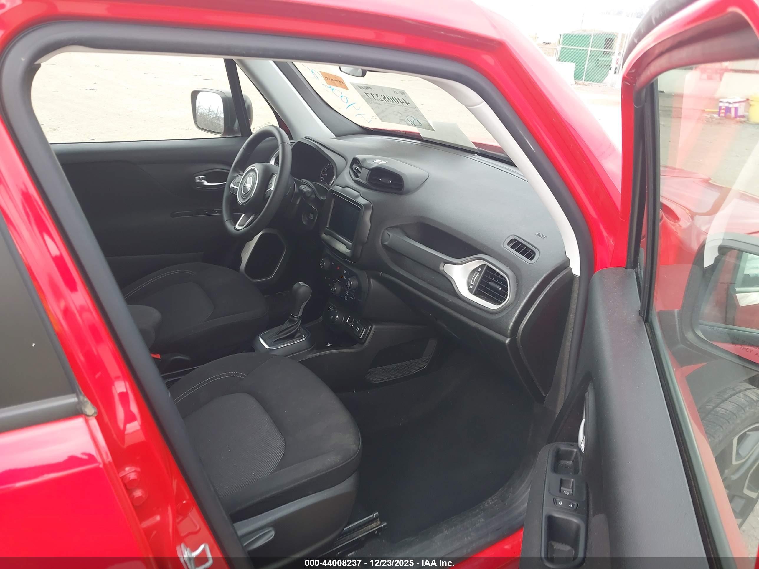 JEEP RENEGADE image 5