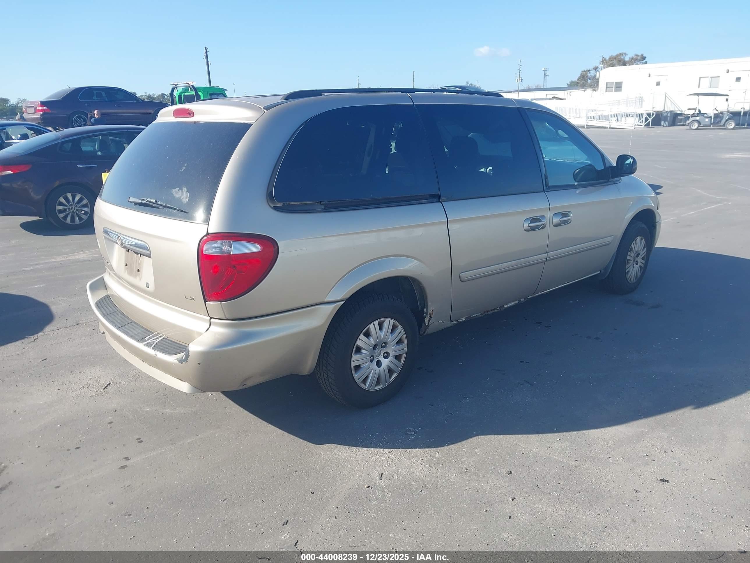 CHRYSLER TOWN image 4