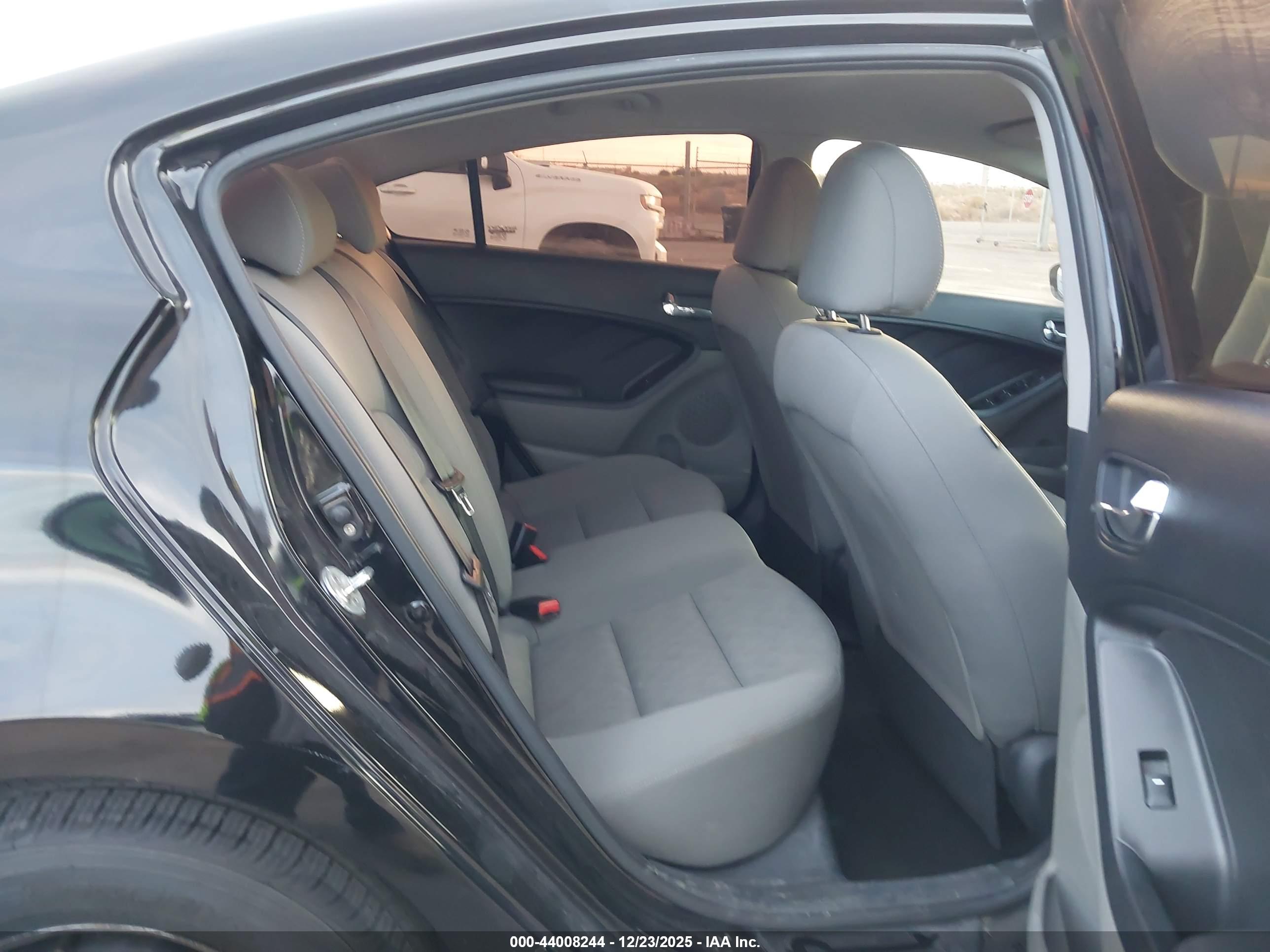 KIA FORTE image 8