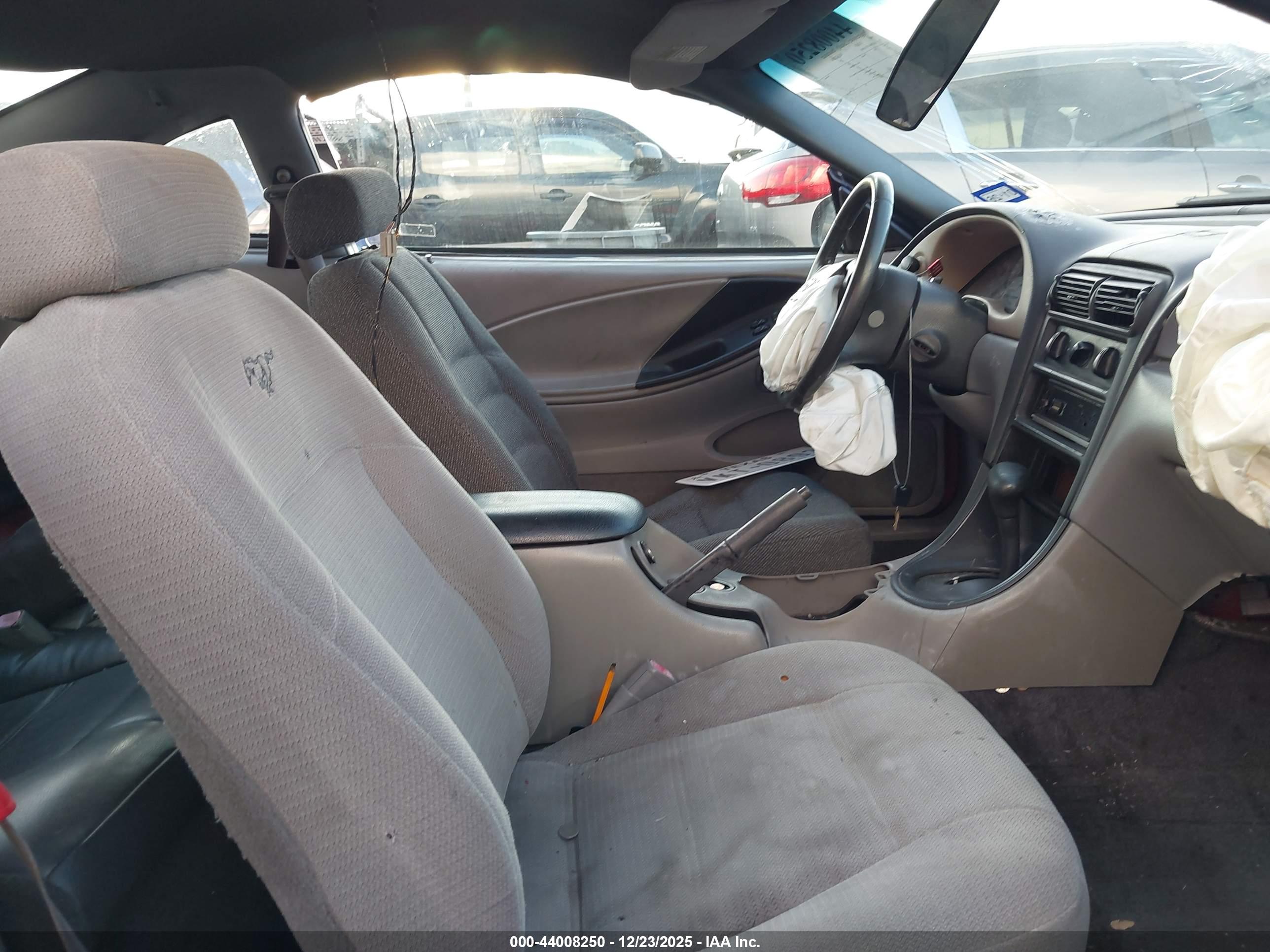 FORD MUSTANG image 5