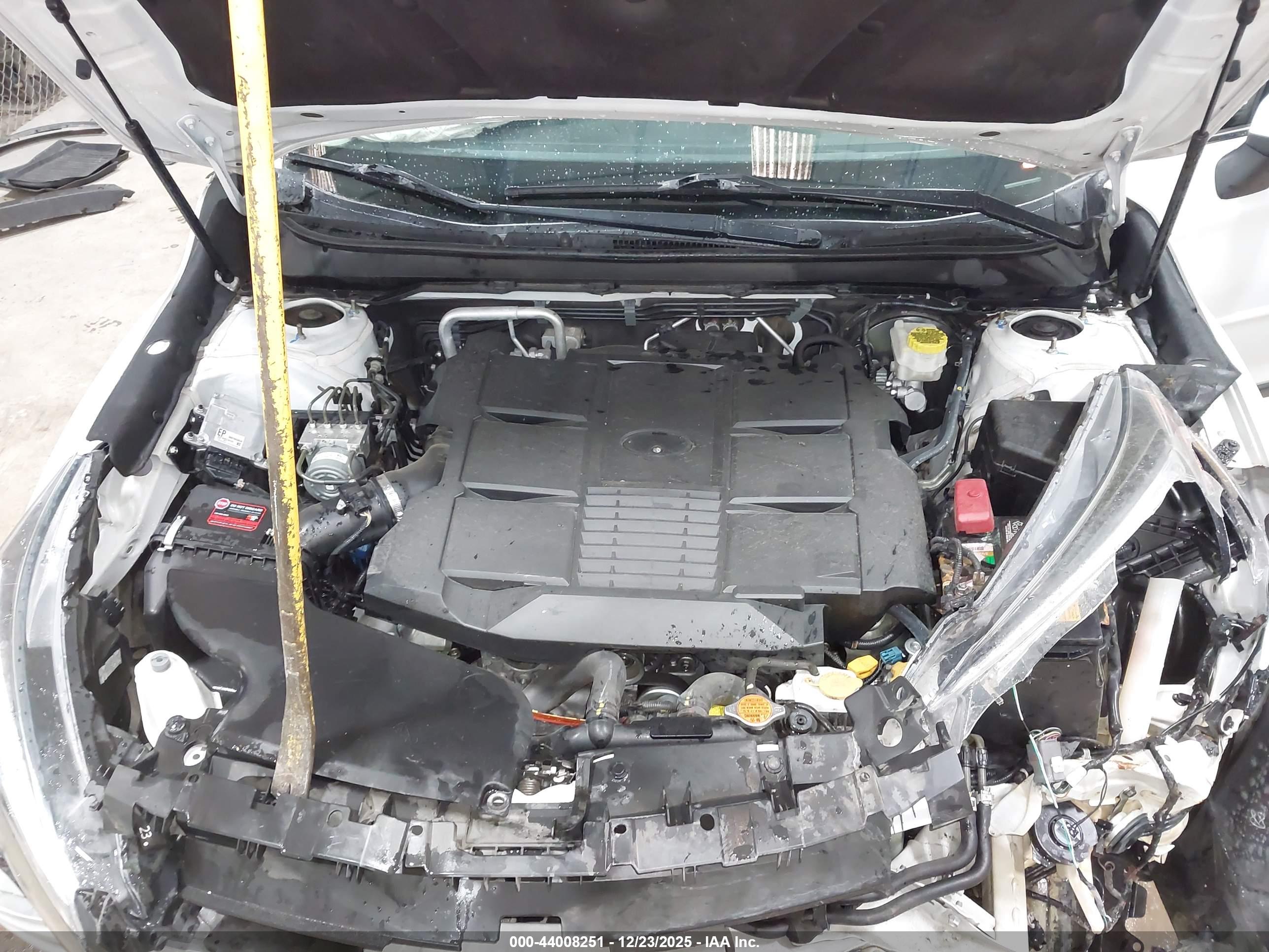 SUBARU OUTBACK image 10