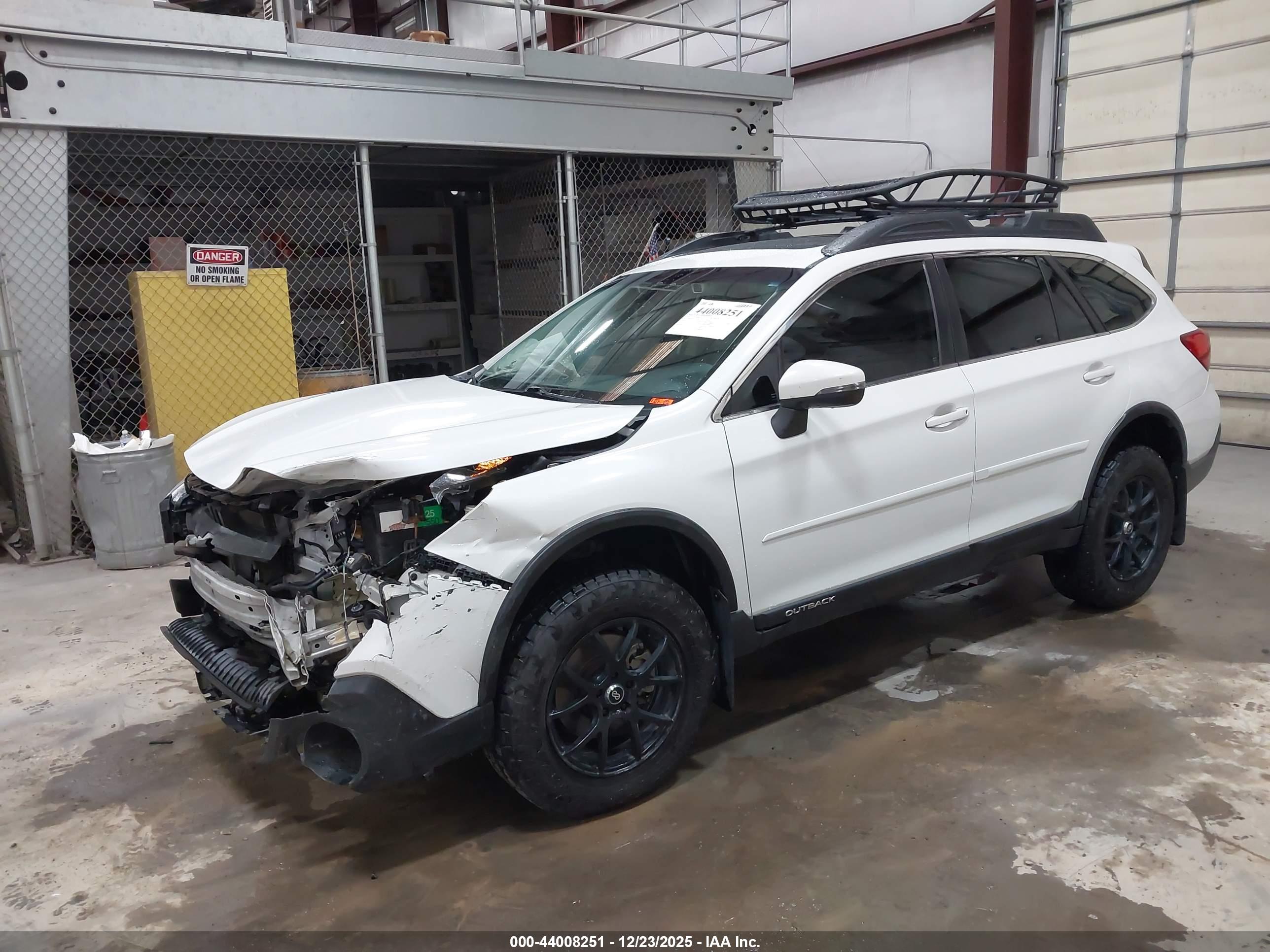 SUBARU OUTBACK image 2