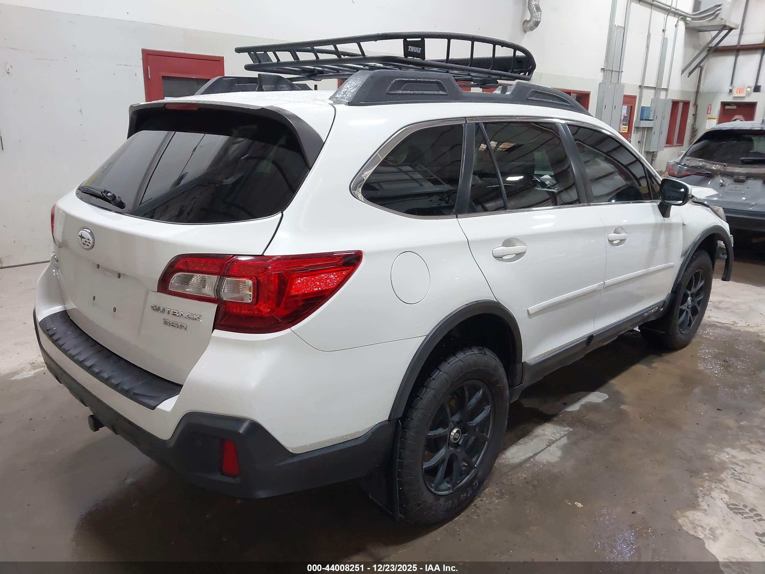 SUBARU OUTBACK image 4