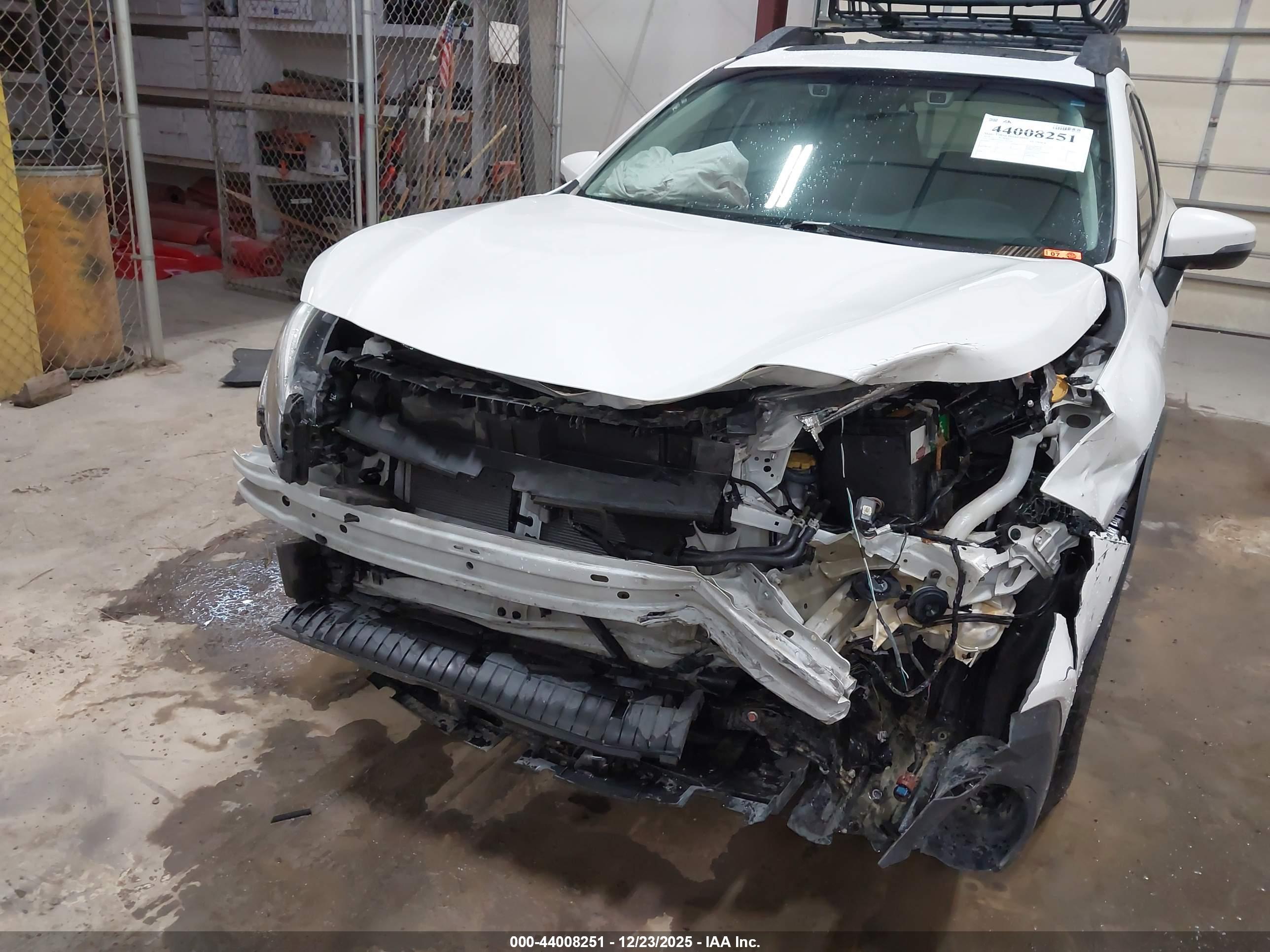SUBARU OUTBACK image 6