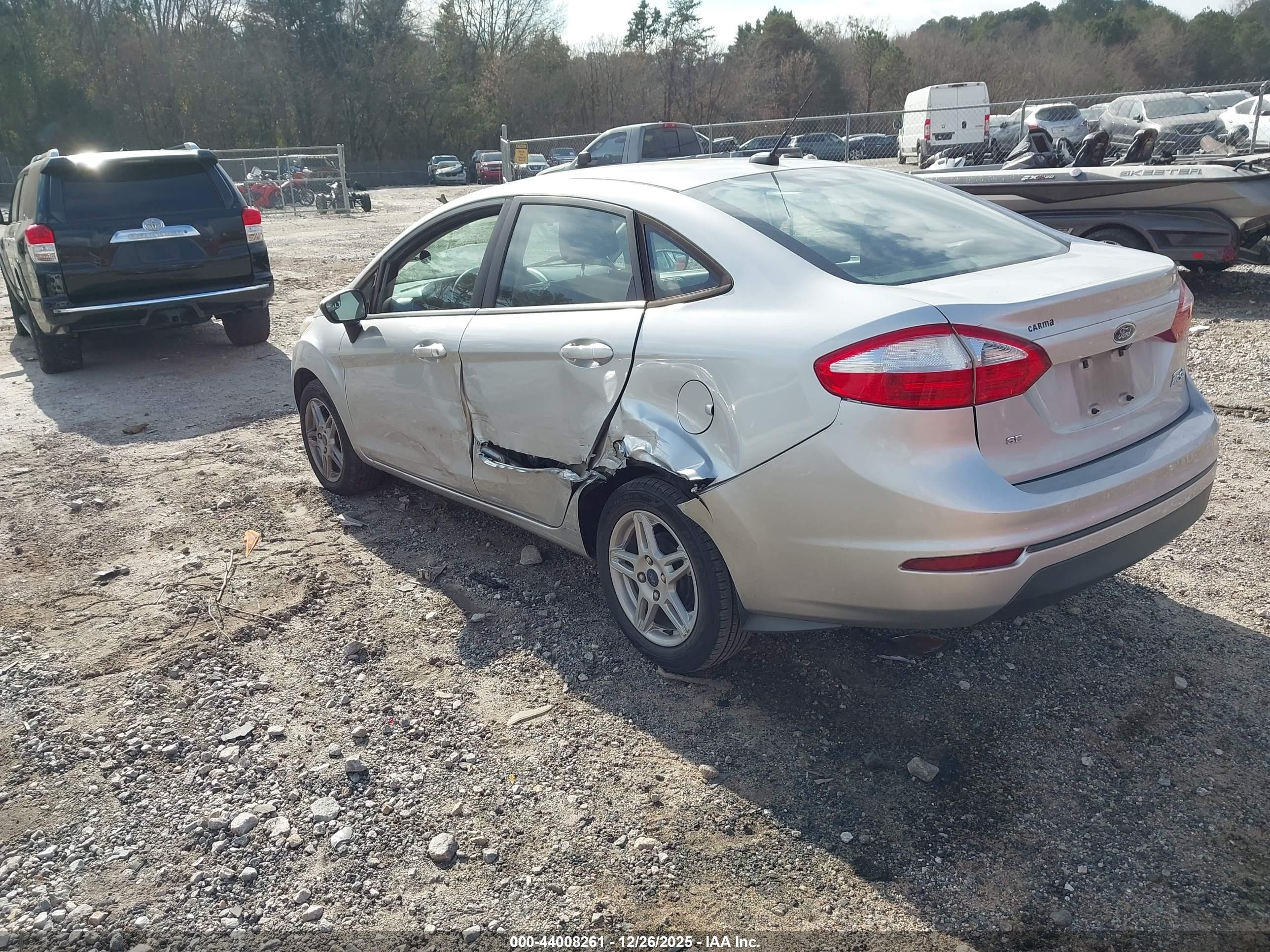 FORD FIESTA image 3