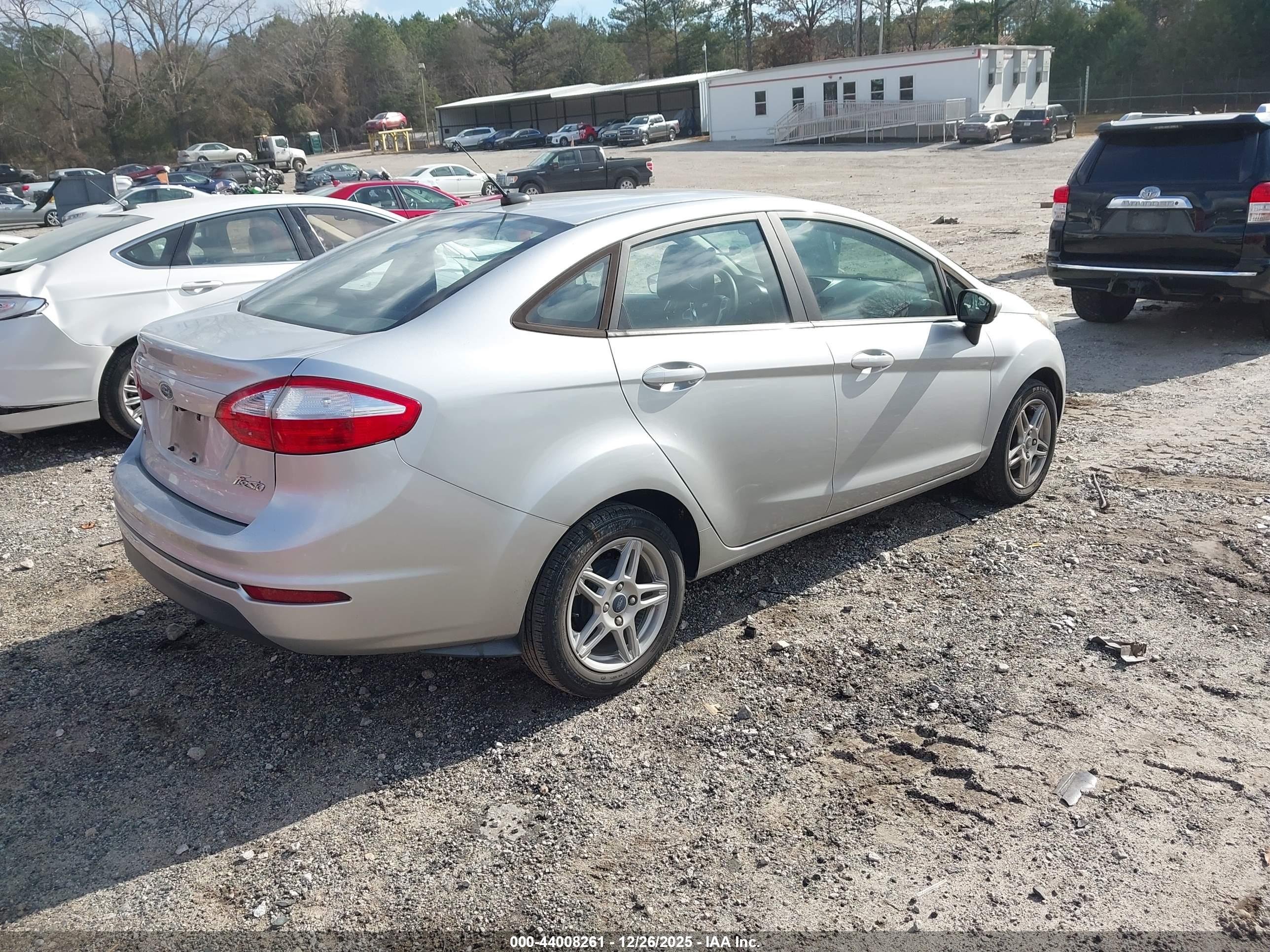 FORD FIESTA image 4
