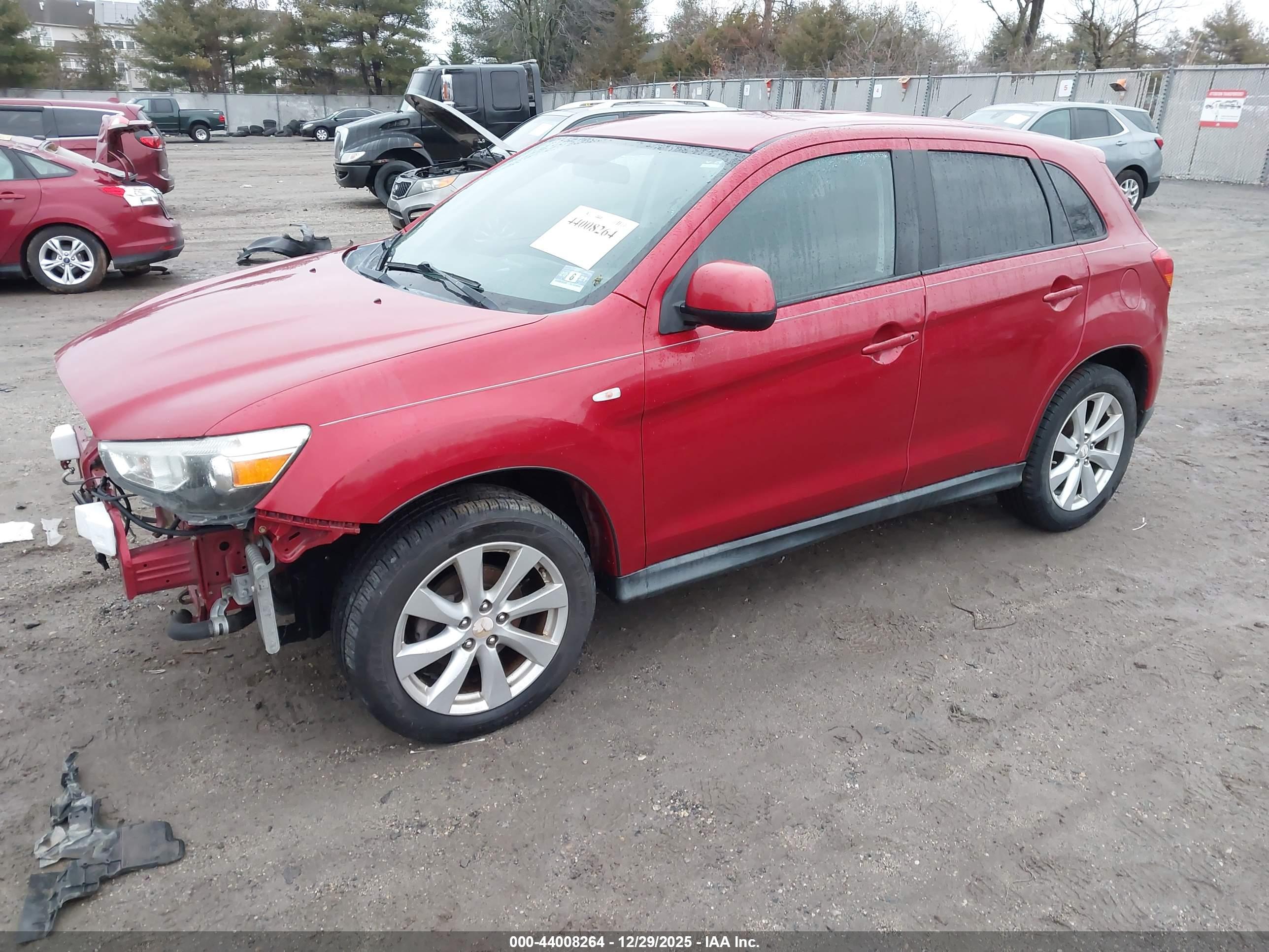 MITSUBISHI OUTLANDER image 2