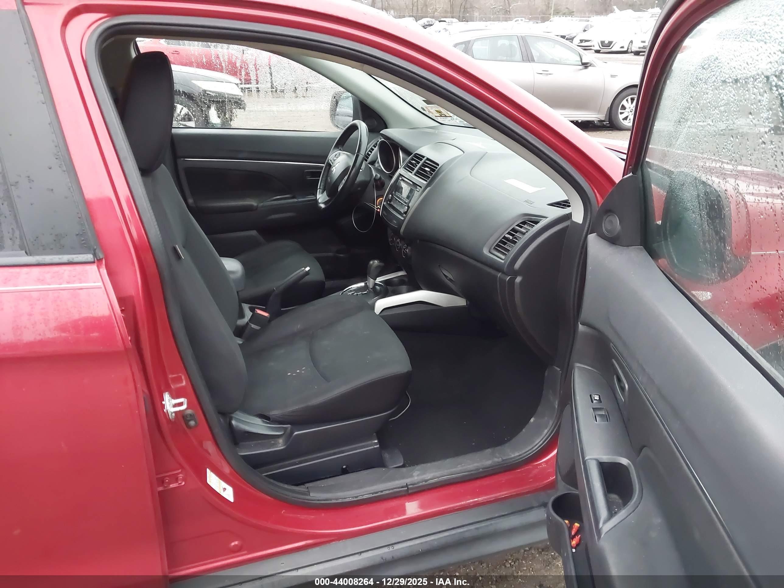 MITSUBISHI OUTLANDER image 5
