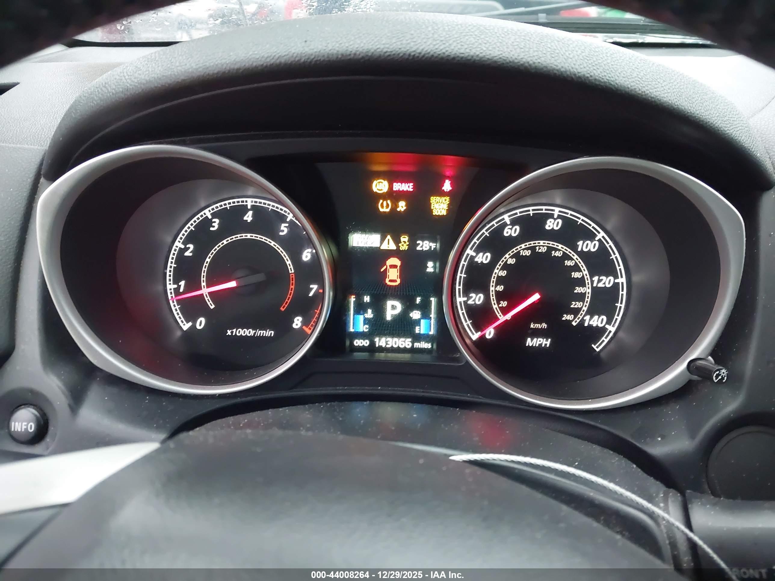 MITSUBISHI OUTLANDER image 7
