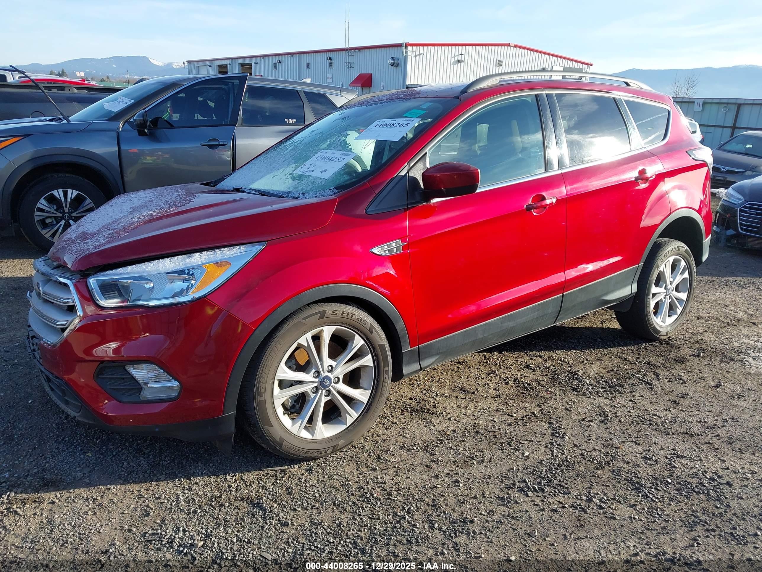 FORD ESCAPE image 2
