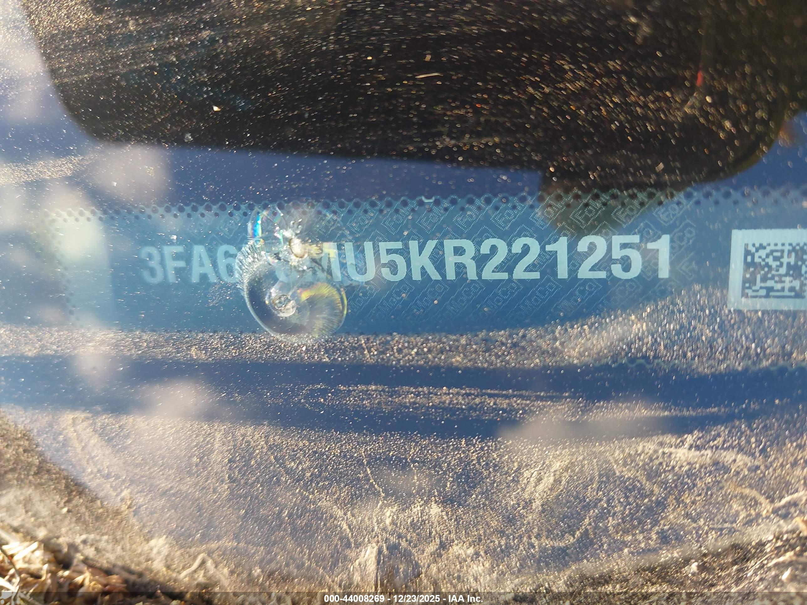 FORD FUSION image 9