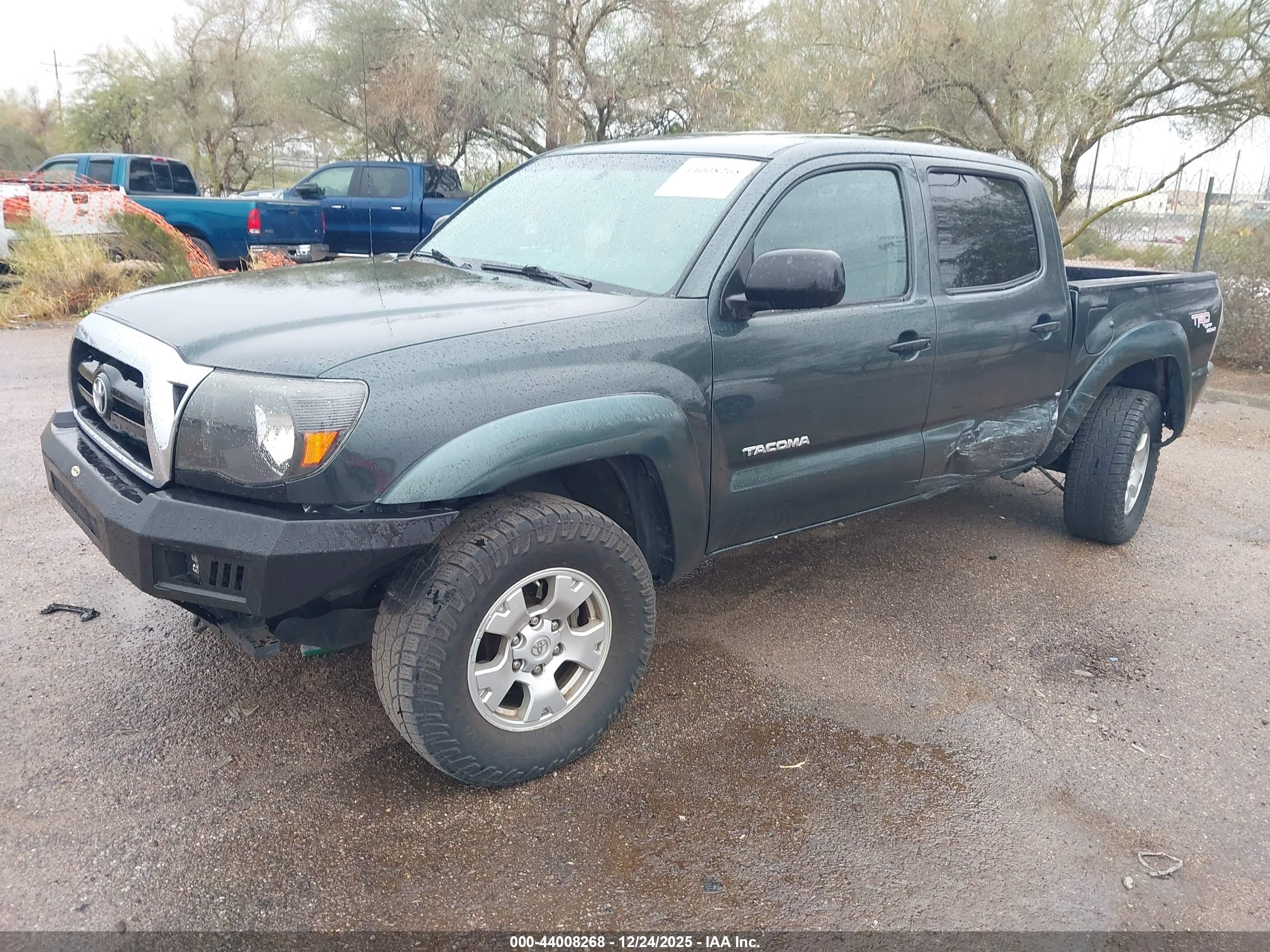 TOYOTA TACOMA image 2