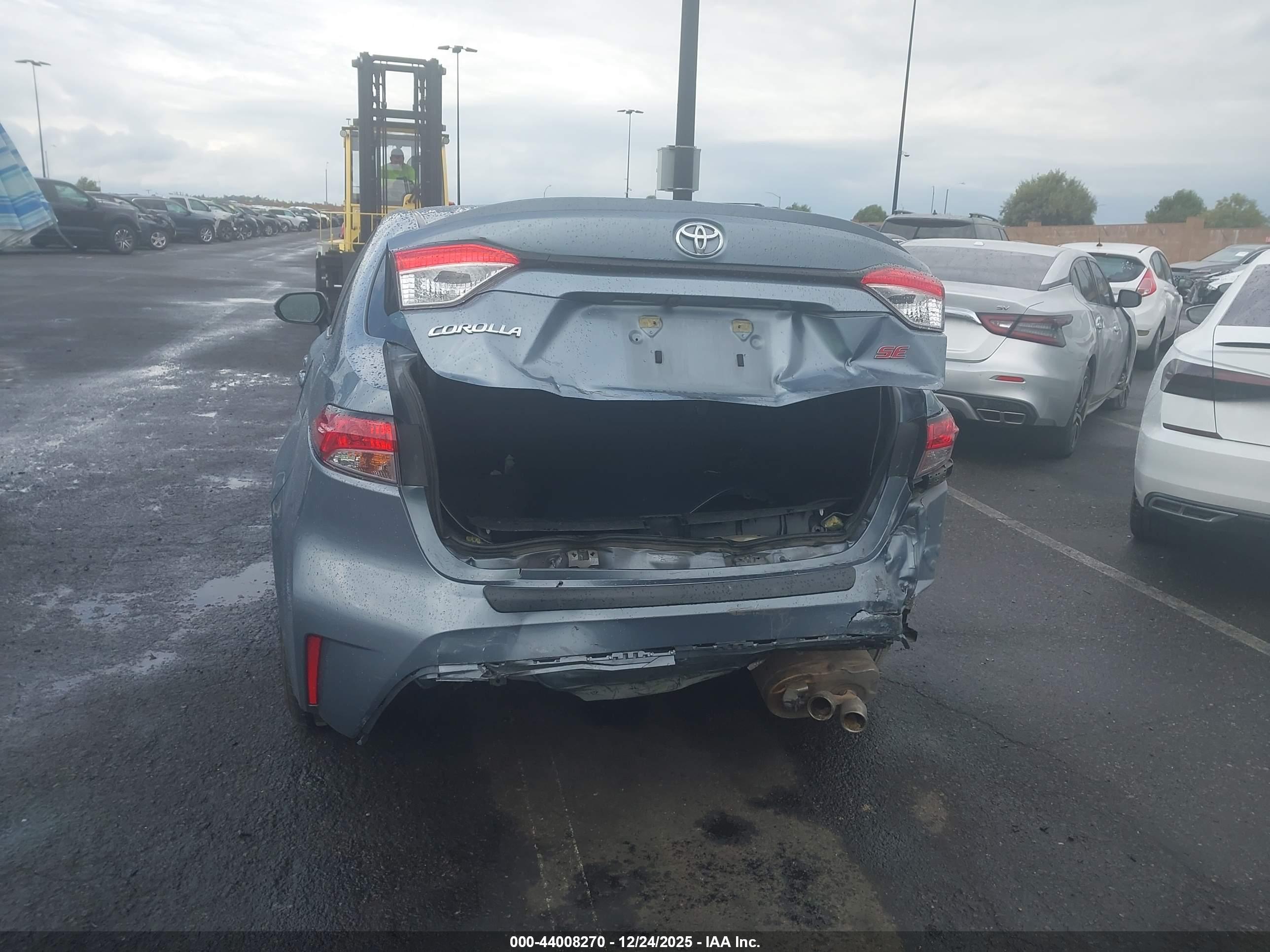 TOYOTA COROLLA image 6