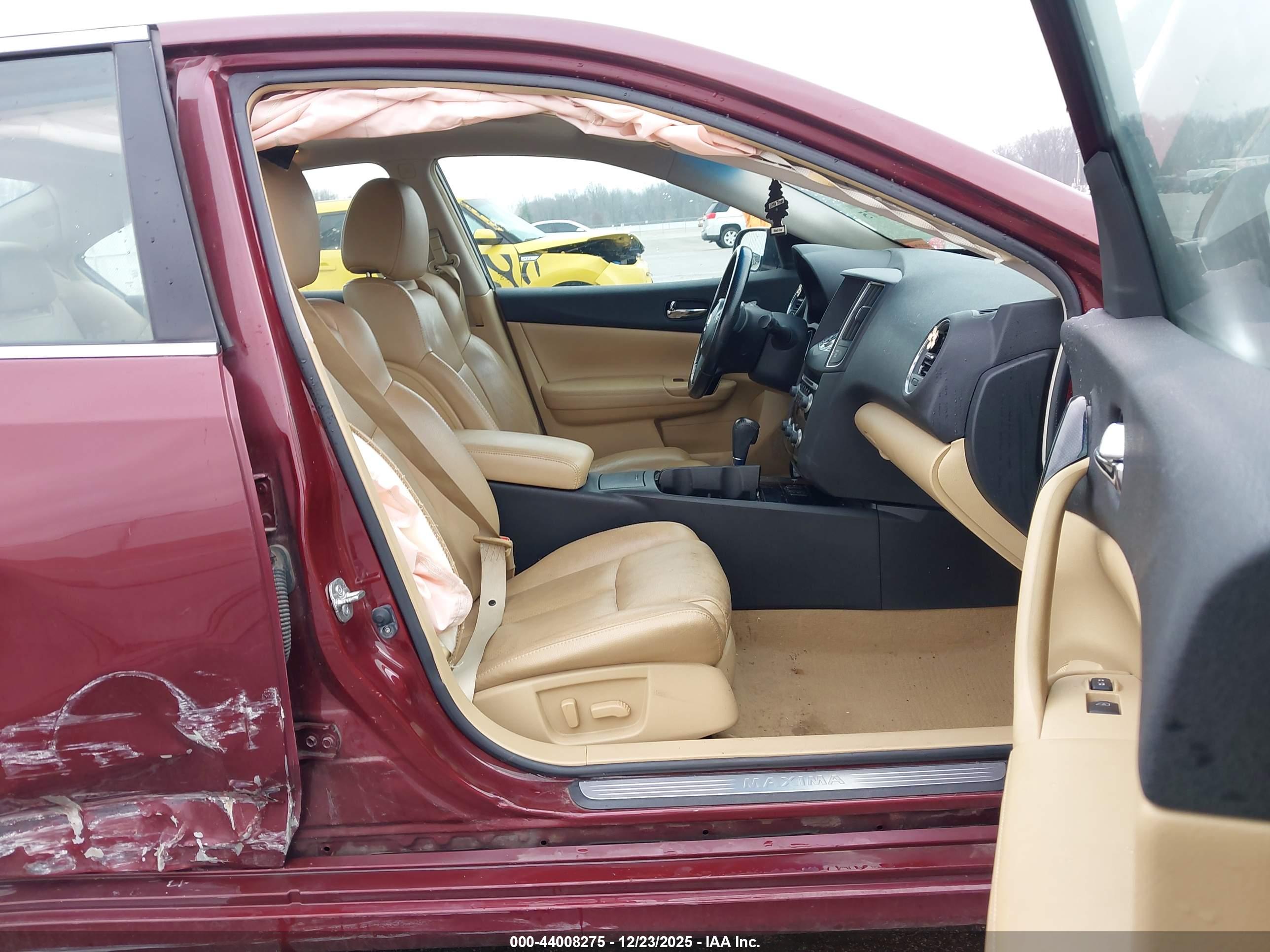 NISSAN MAXIMA image 5