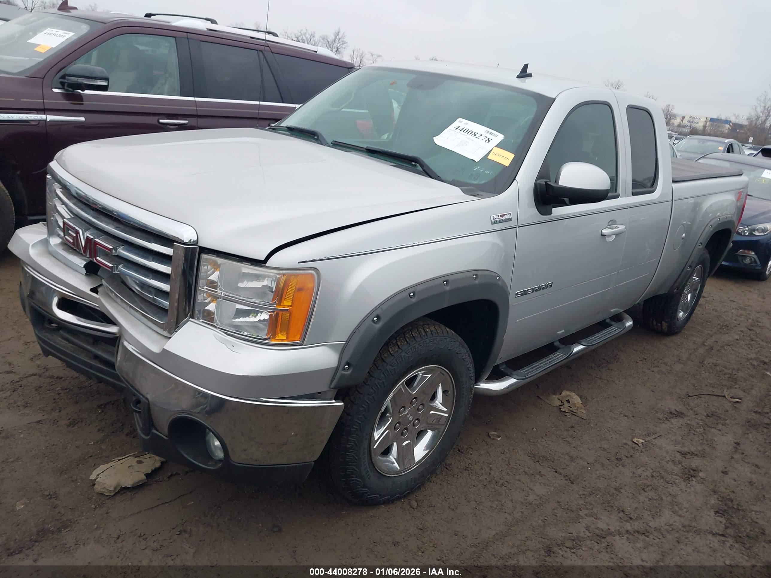 GMC SIERRA image 2