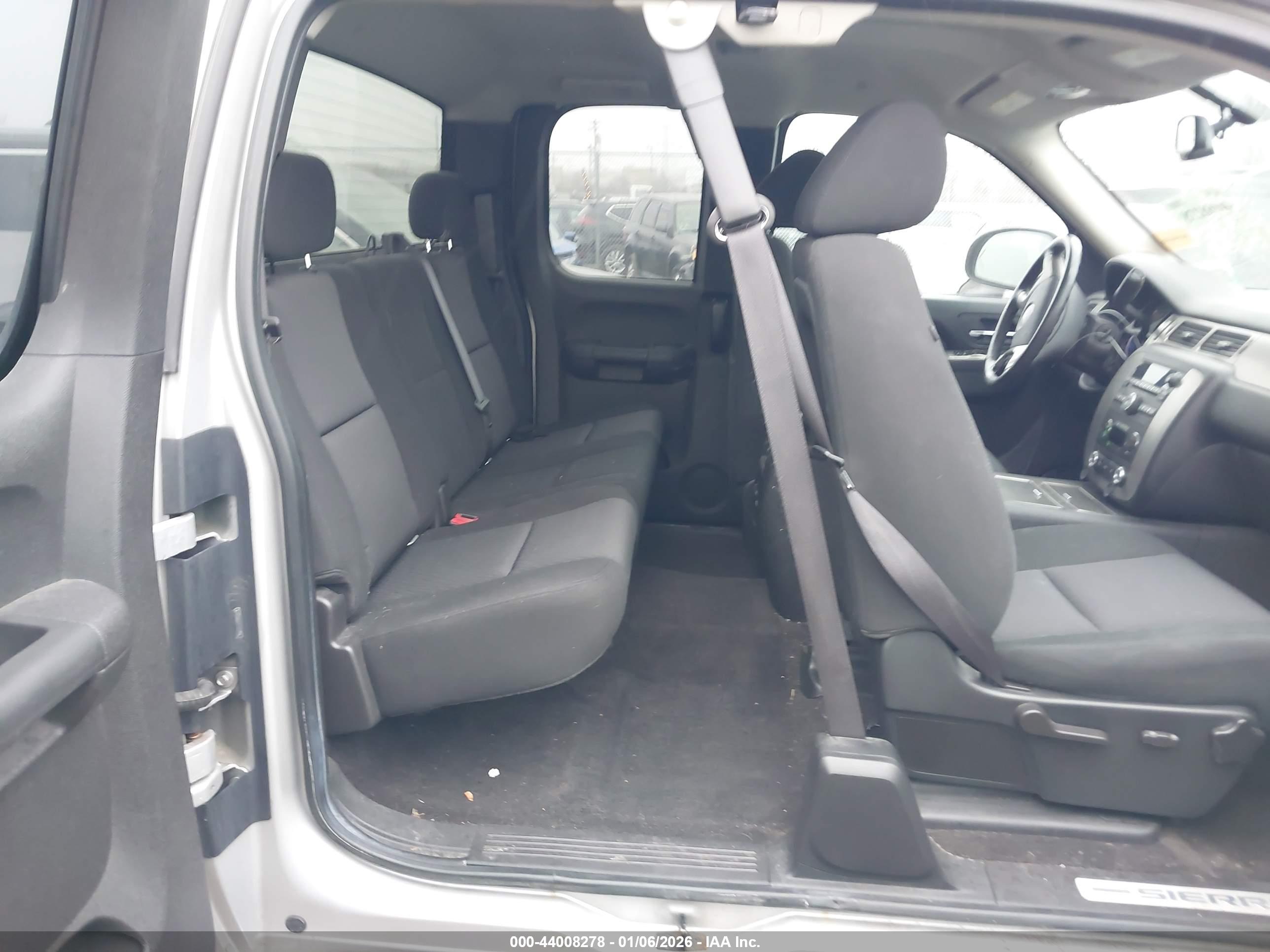 GMC SIERRA image 8