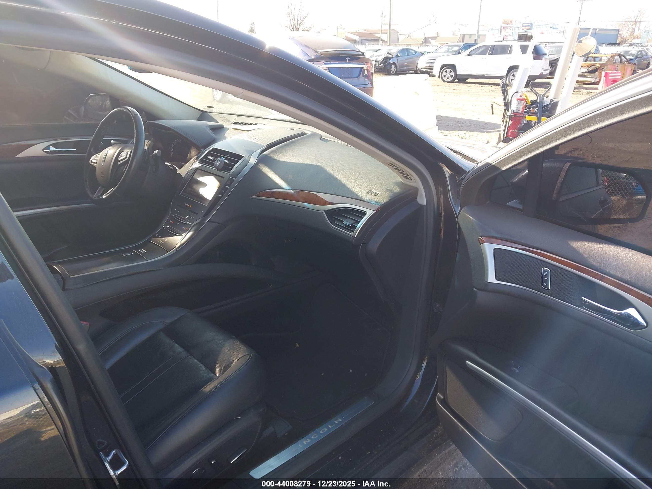 LINCOLN MKZ image 5