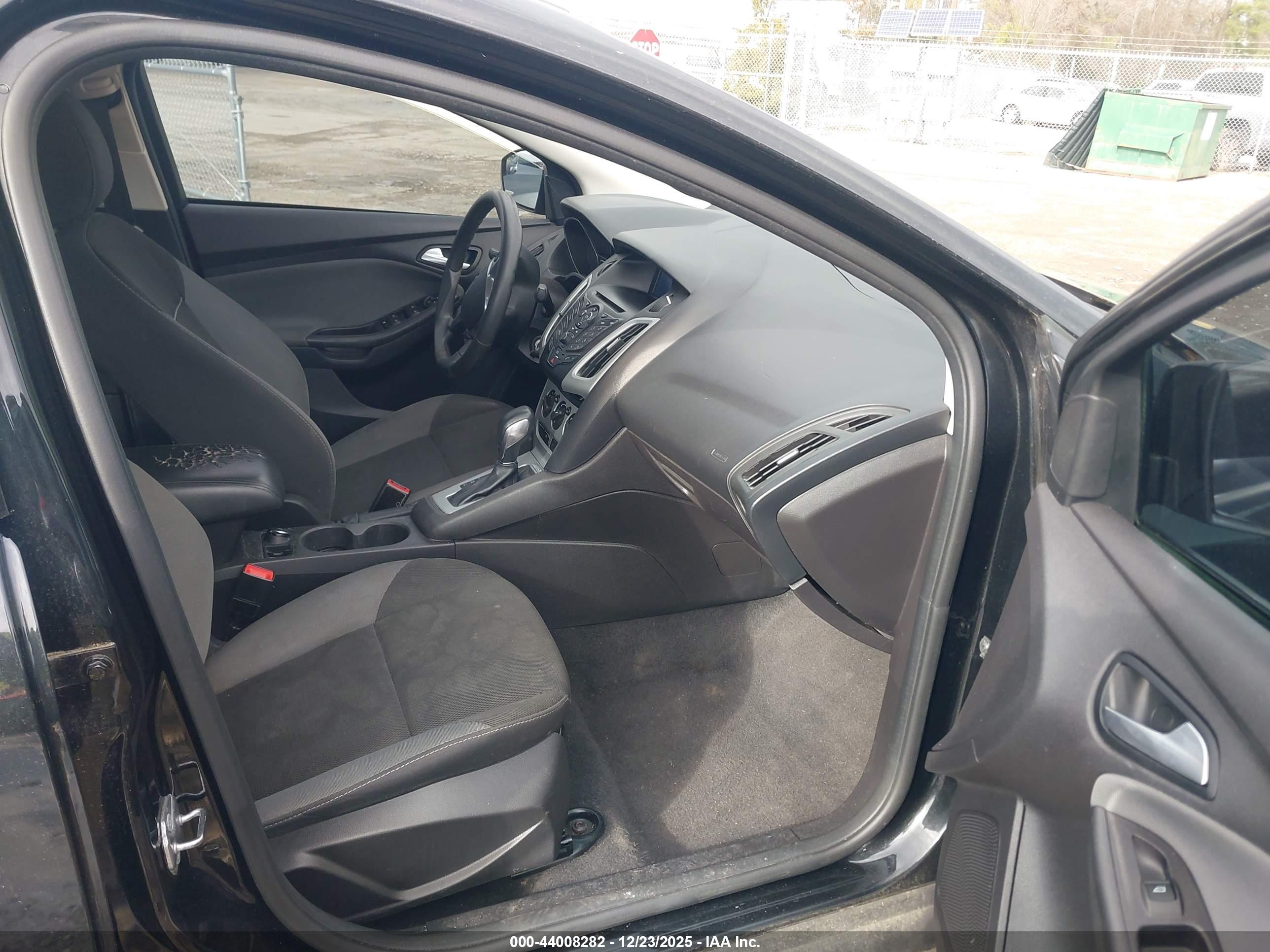 FORD FOCUS image 5