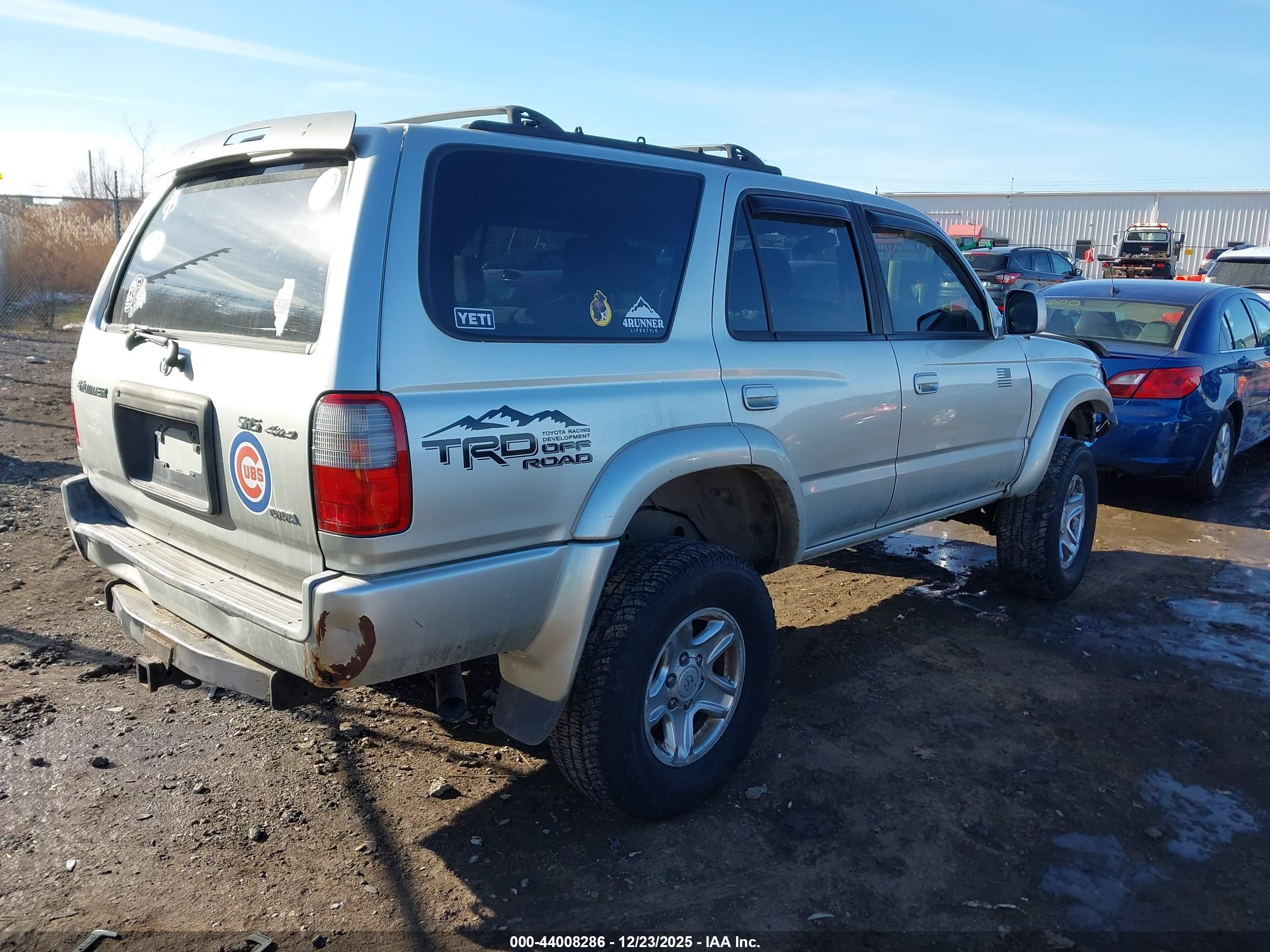 TOYOTA 4RUNNER image 4