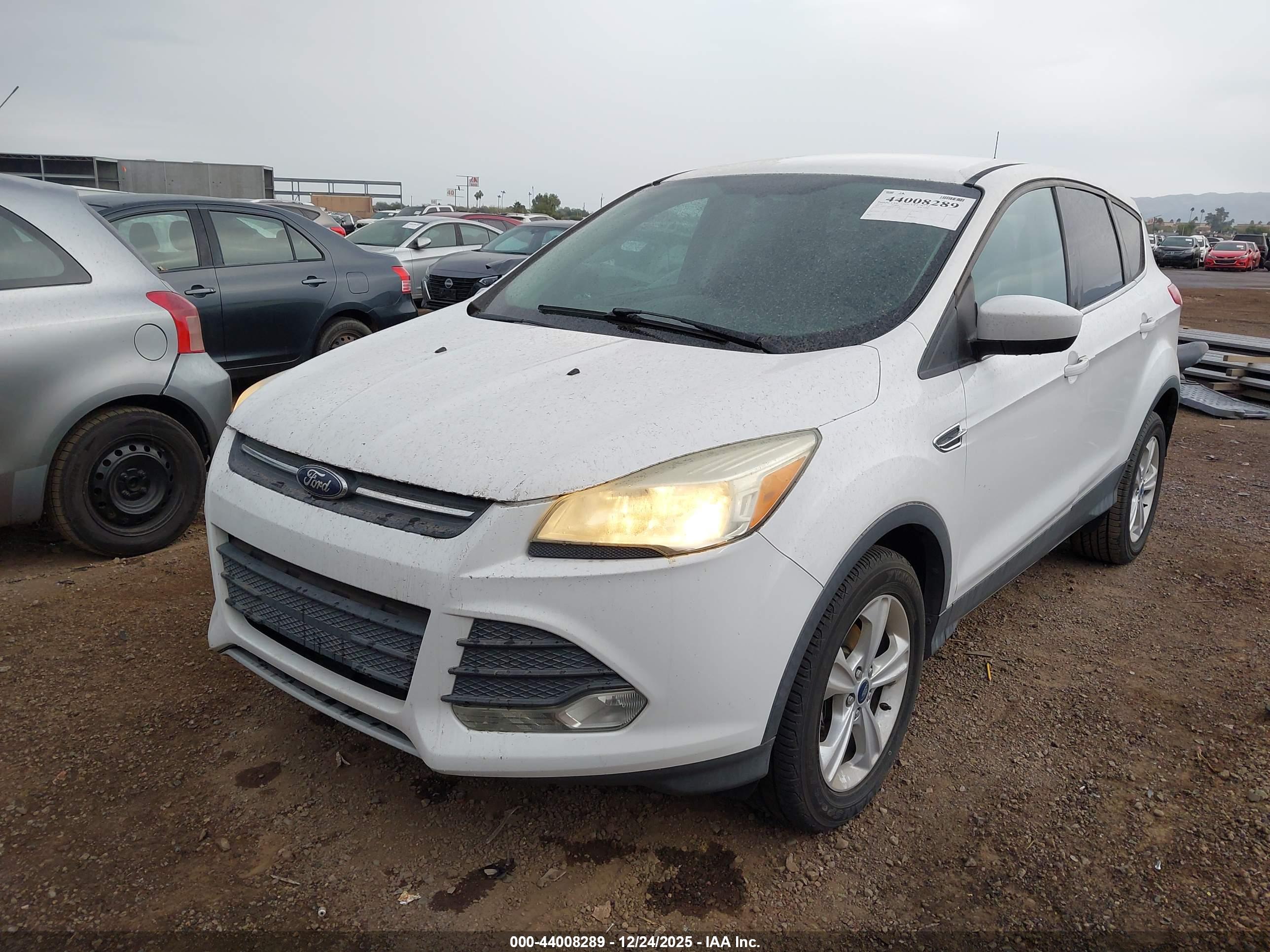 FORD ESCAPE image 2