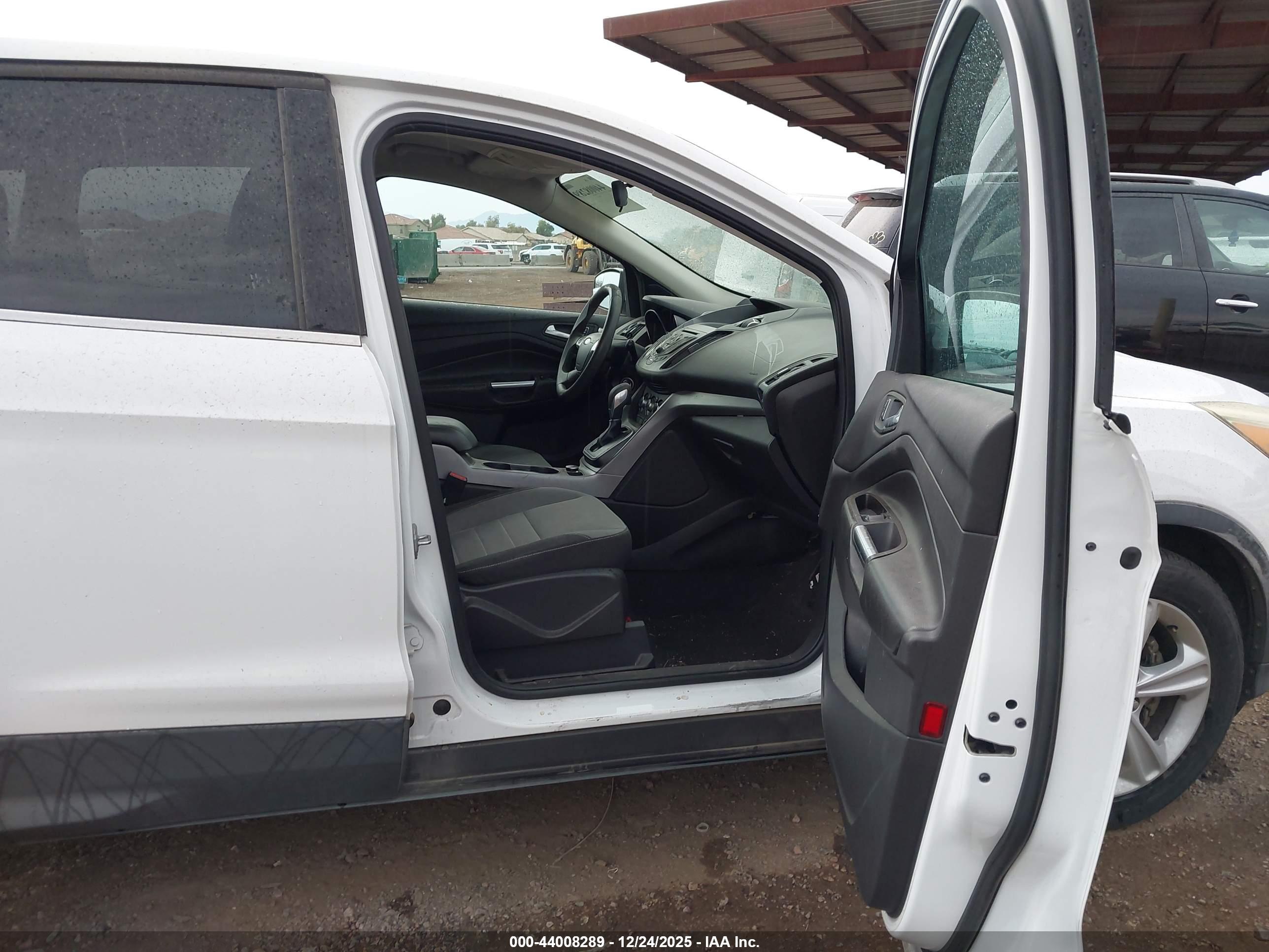 FORD ESCAPE image 5