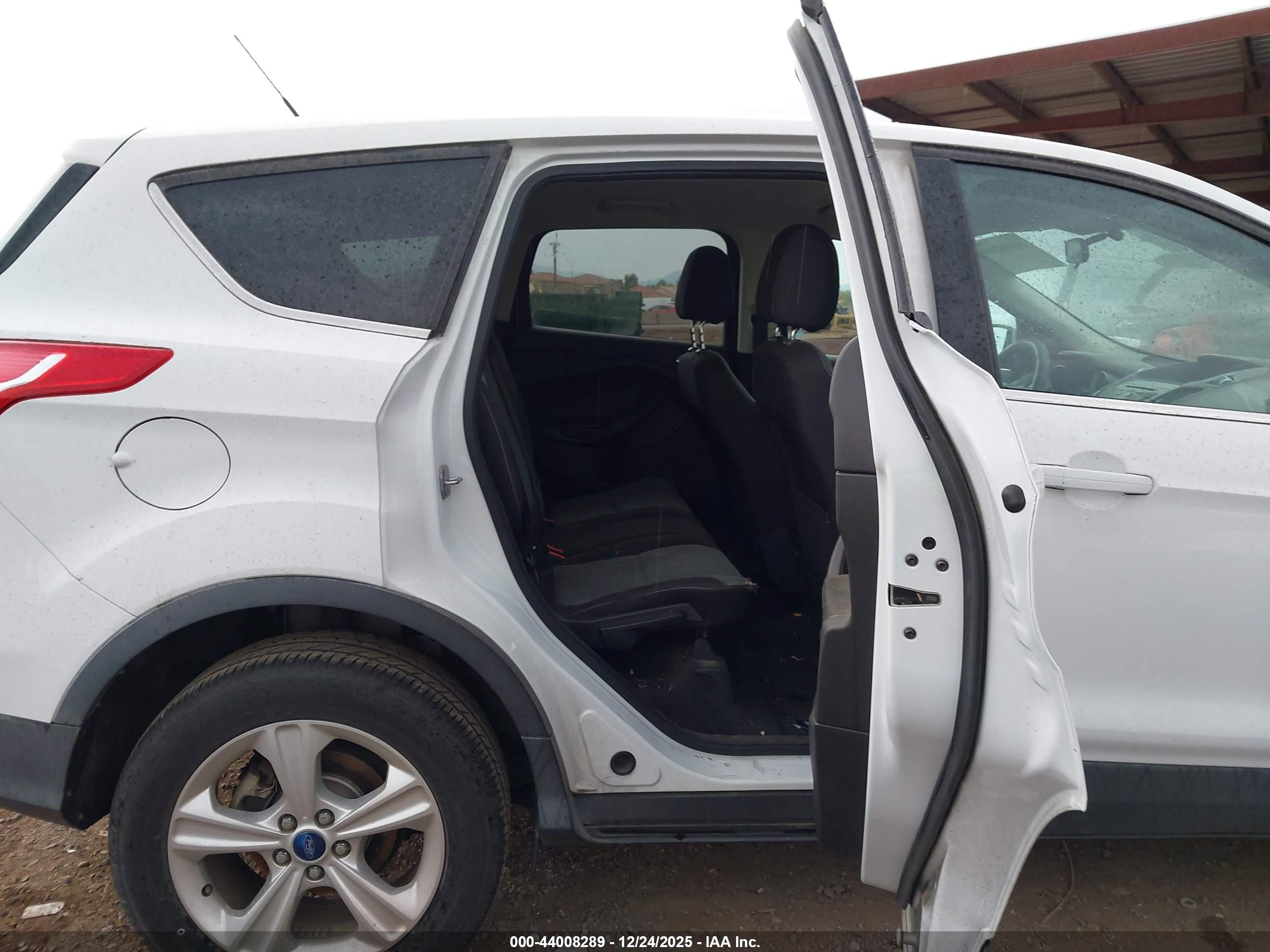 FORD ESCAPE image 8