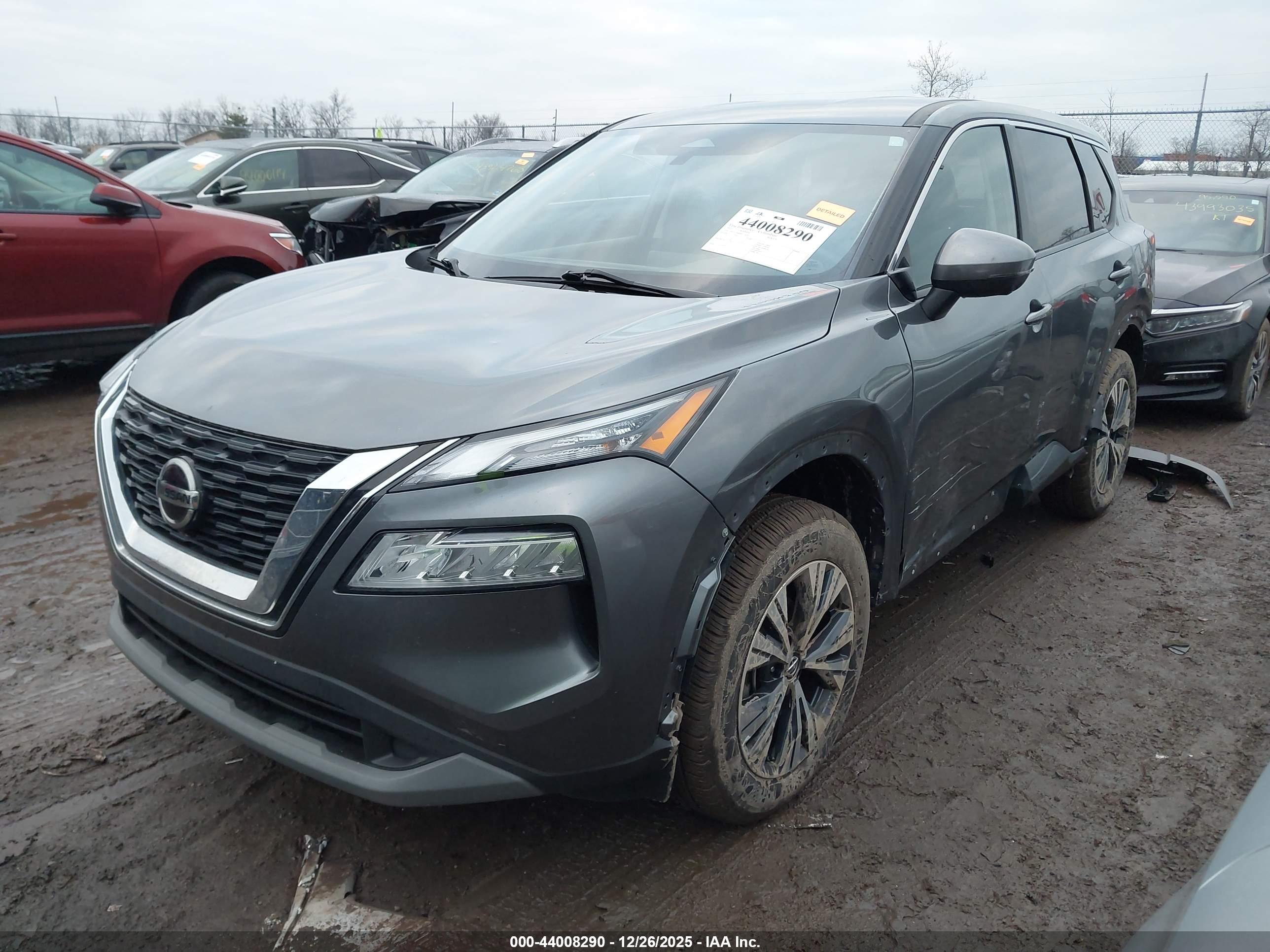NISSAN ROGUE image 2