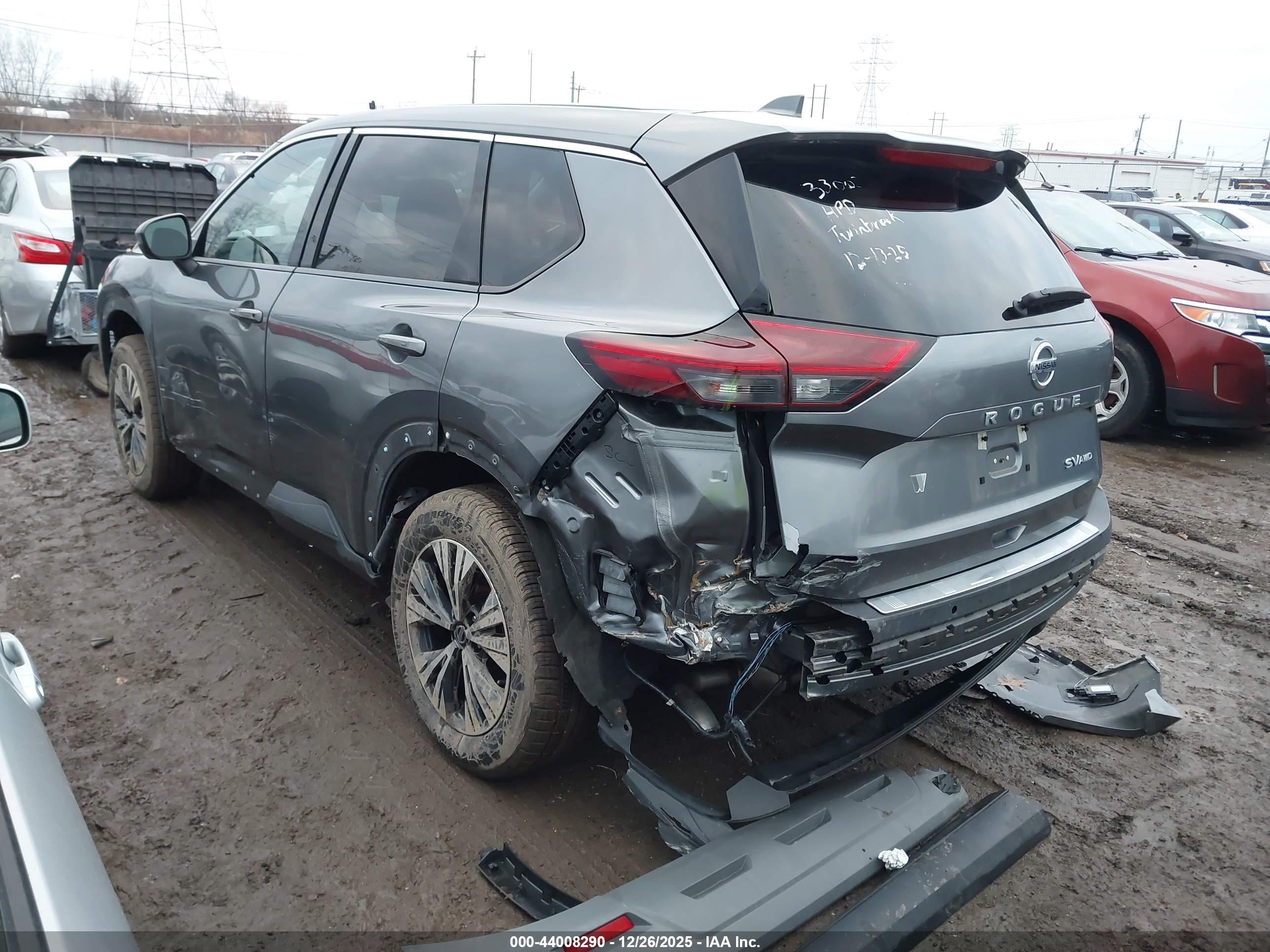 NISSAN ROGUE image 3