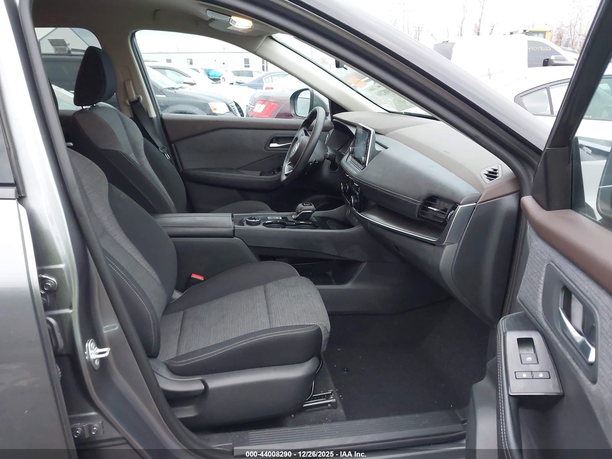 NISSAN ROGUE image 5