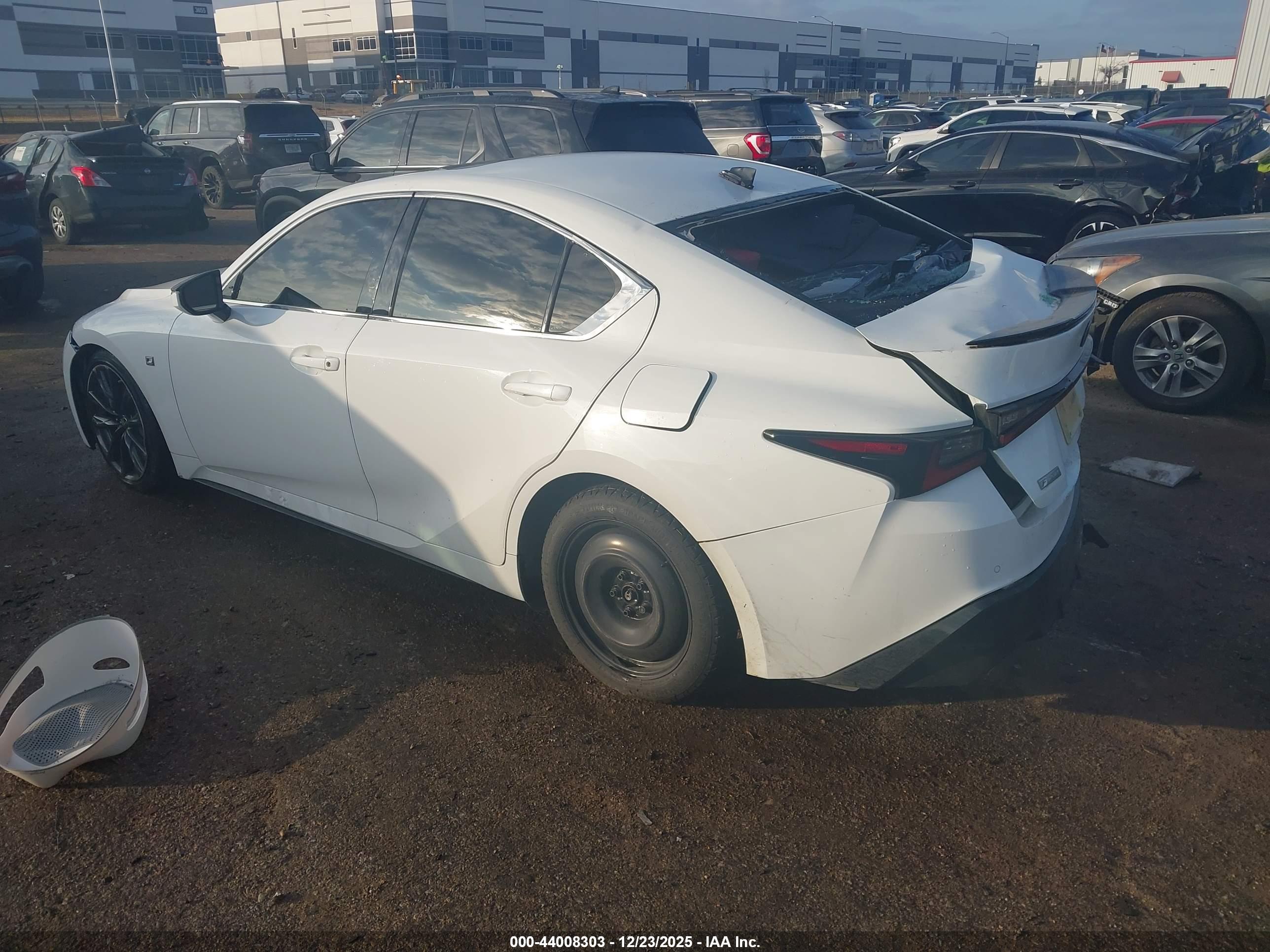 LEXUS IS image 3