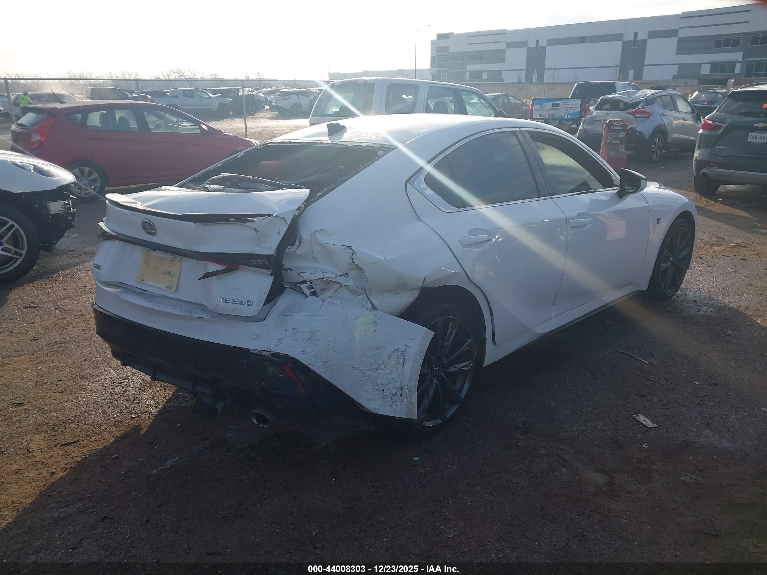 LEXUS IS image 4