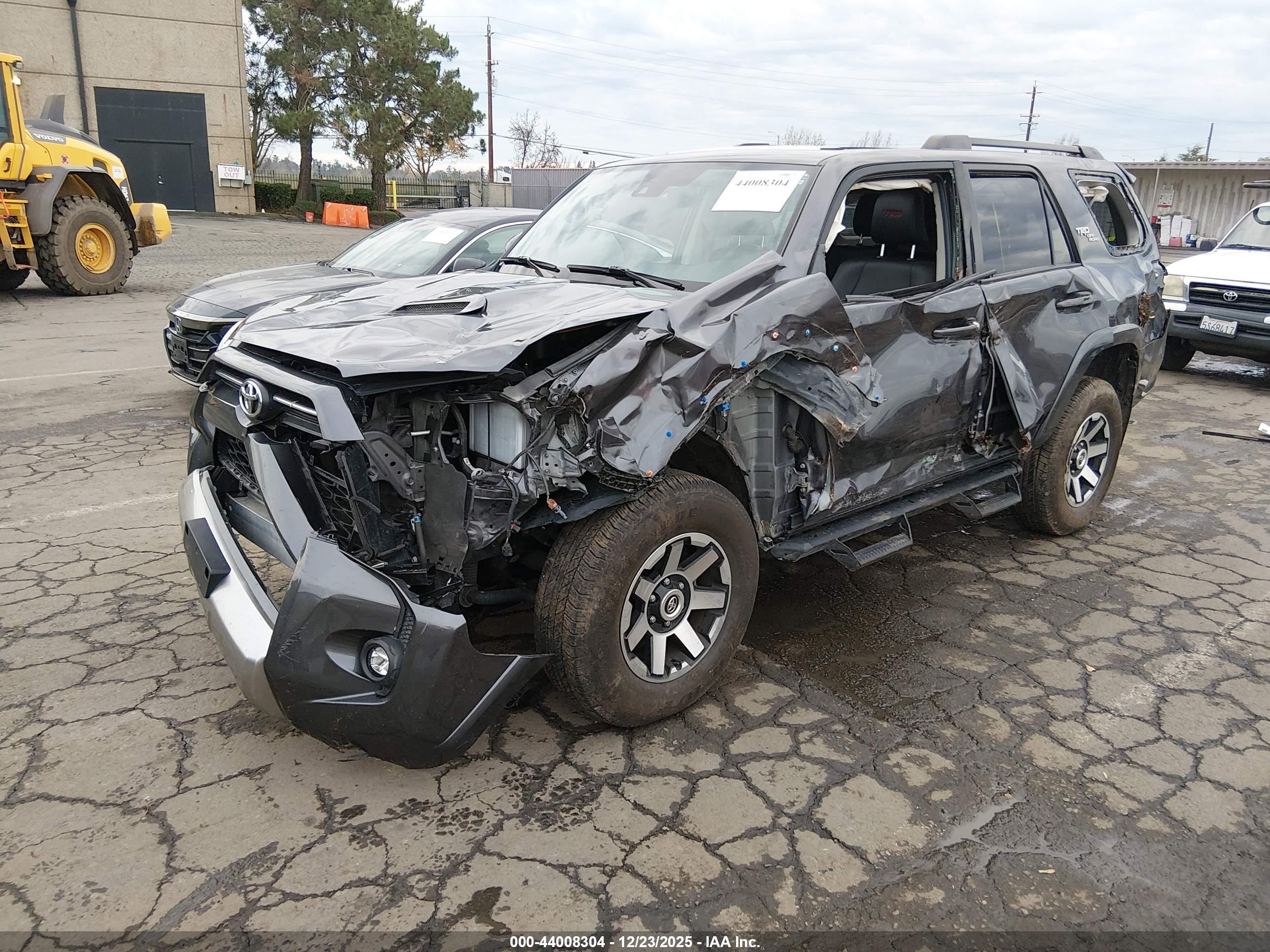TOYOTA 4RUNNER image 2