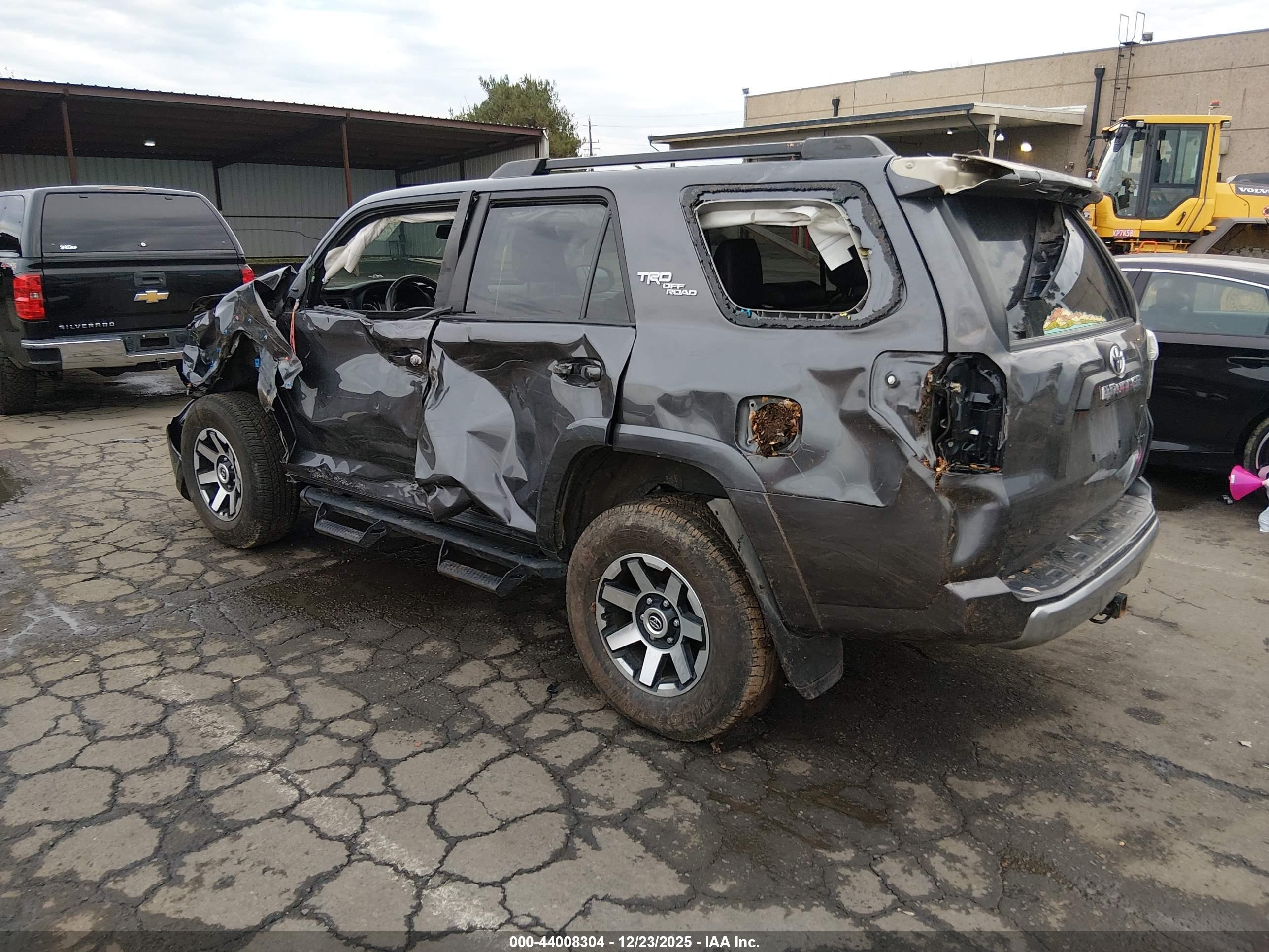 TOYOTA 4RUNNER image 3