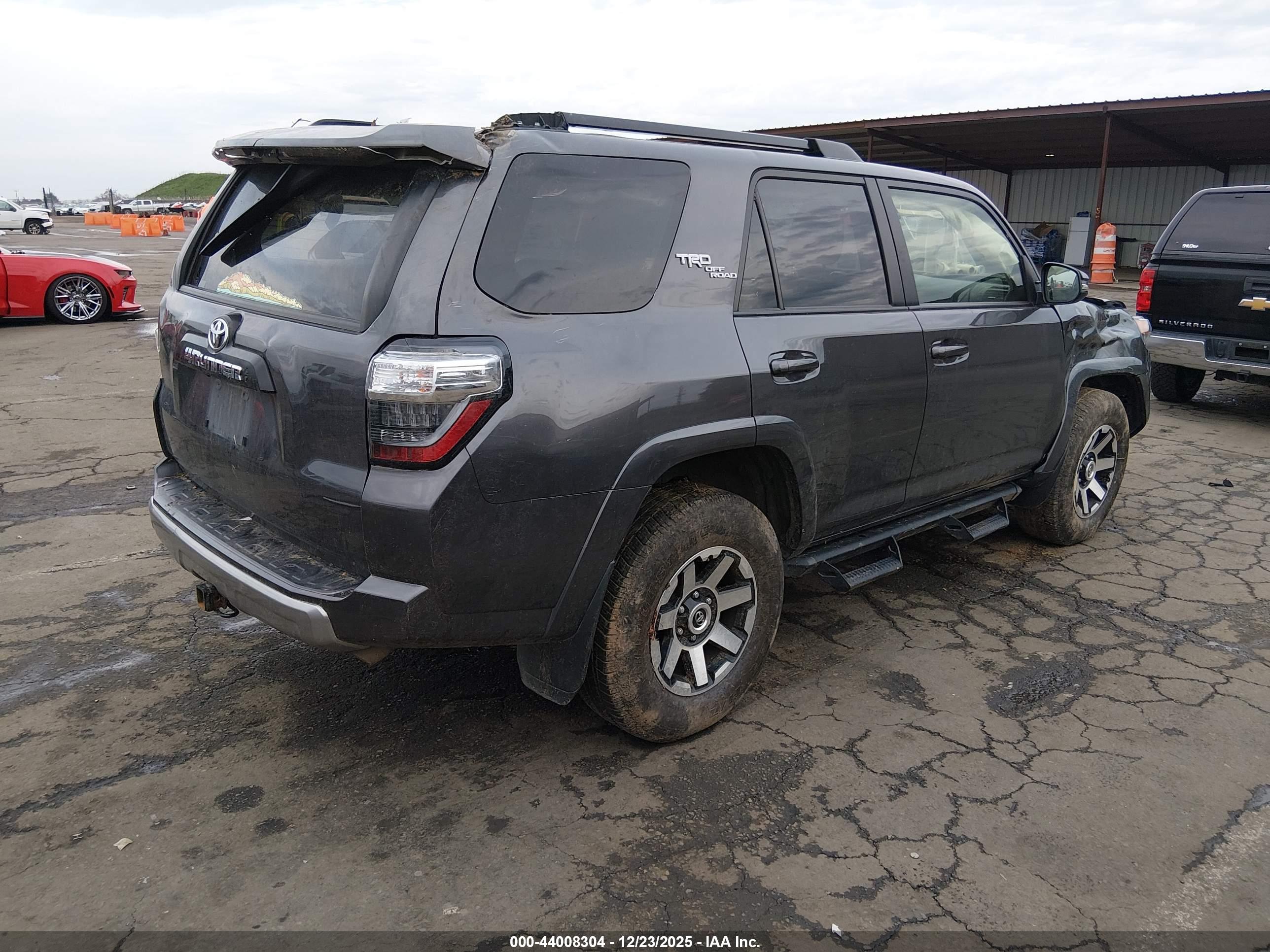 TOYOTA 4RUNNER image 4
