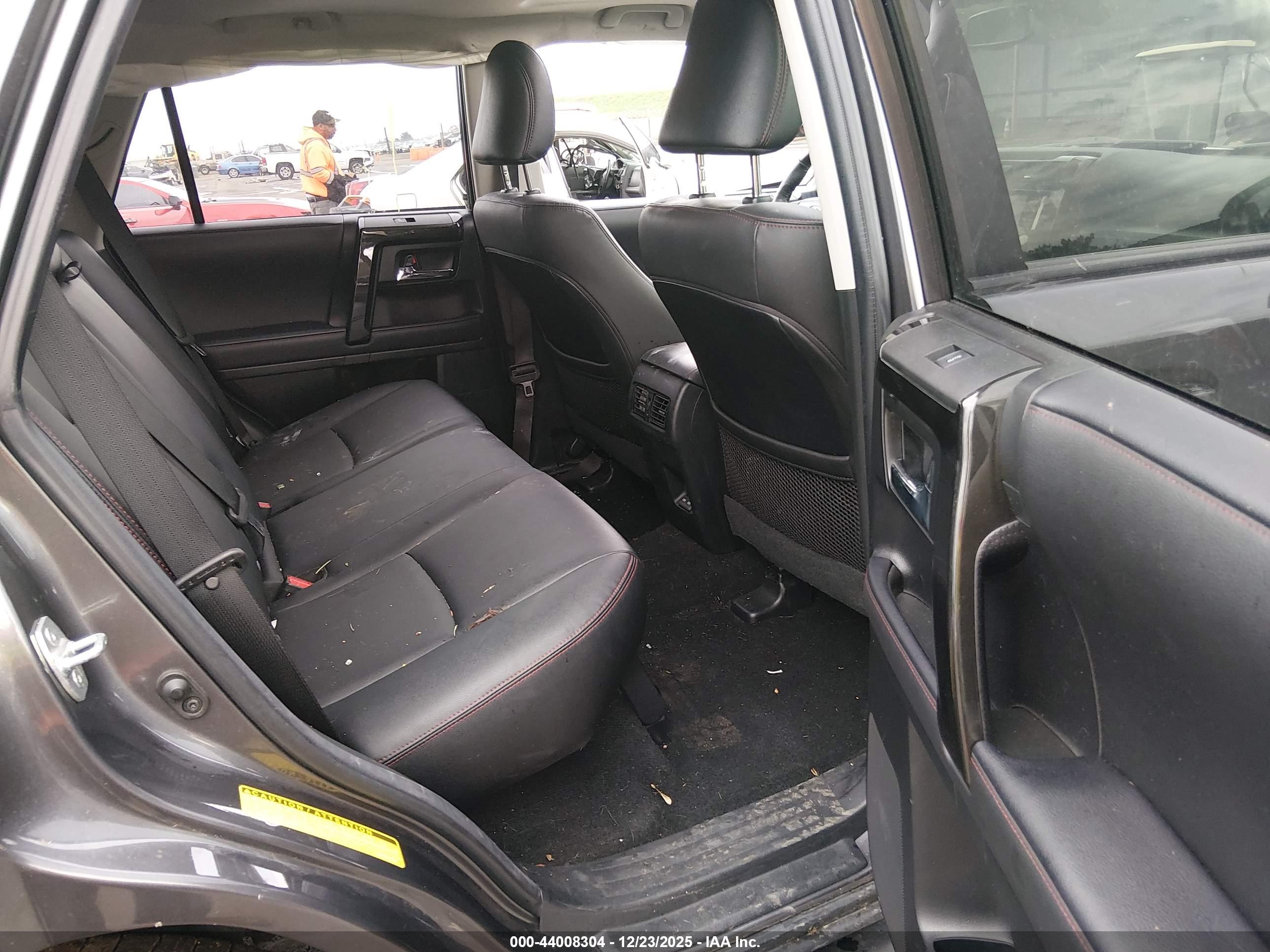 TOYOTA 4RUNNER image 8