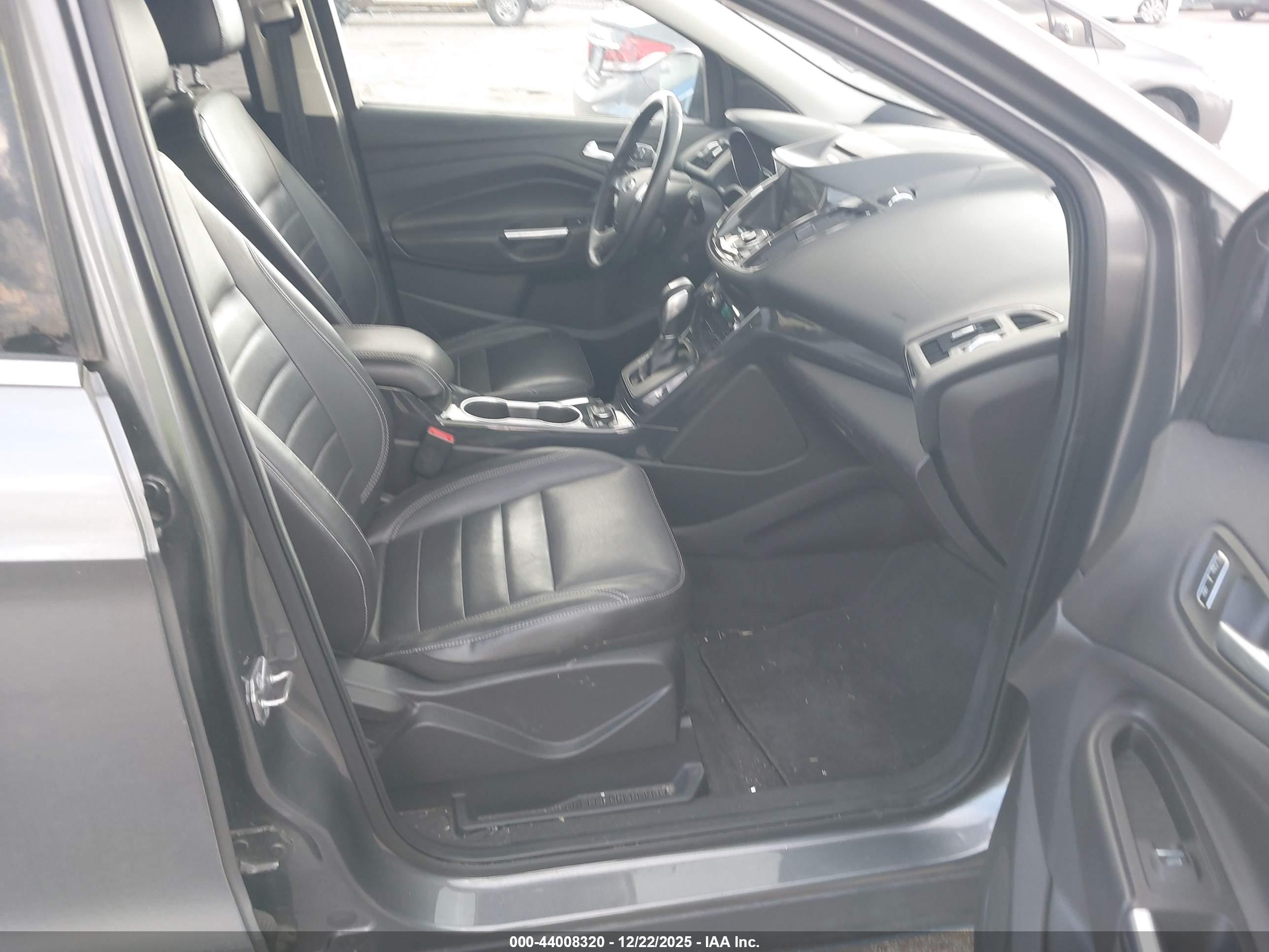 FORD ESCAPE image 5