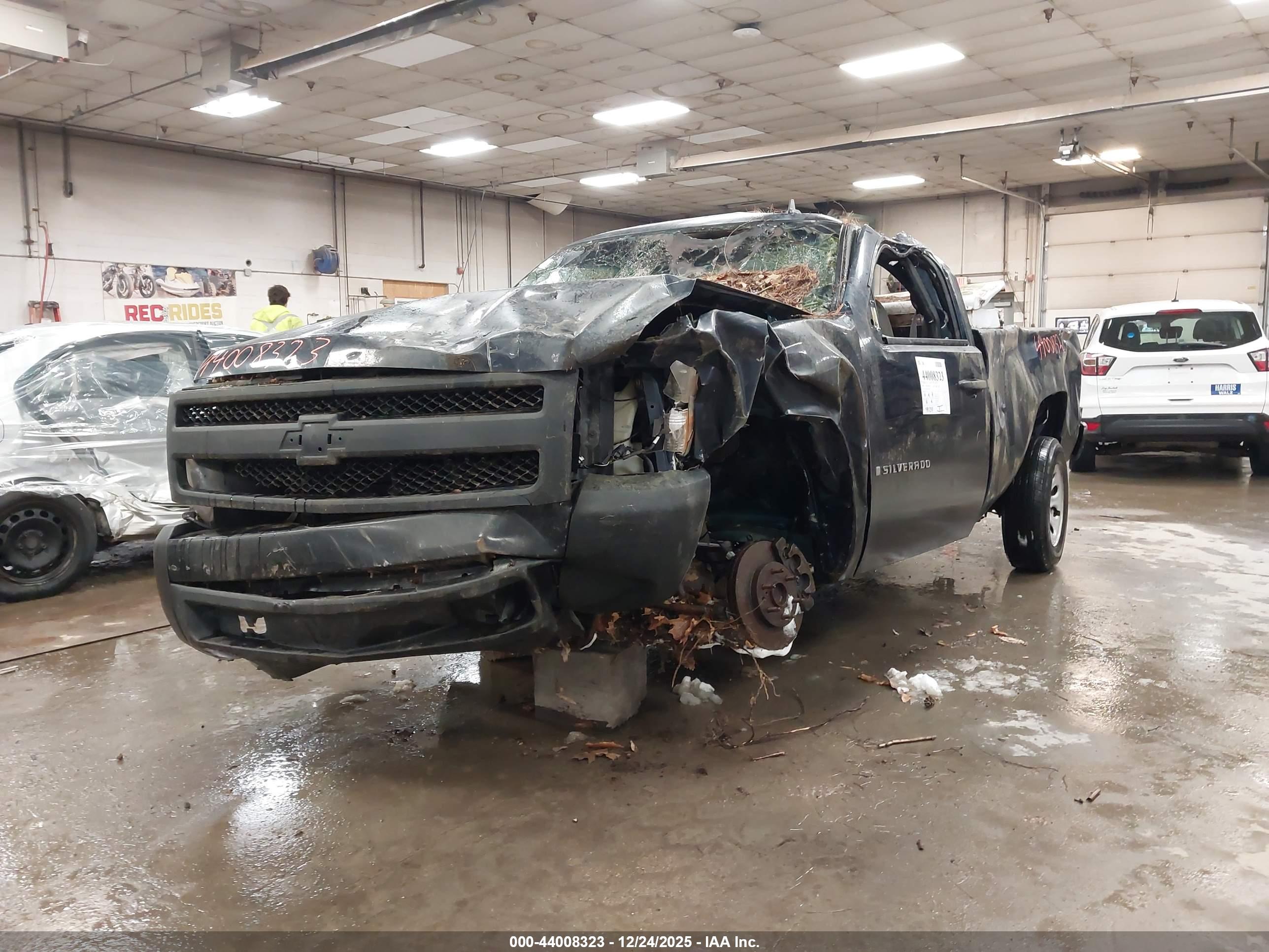 CHEVROLET SILVERADO image 2