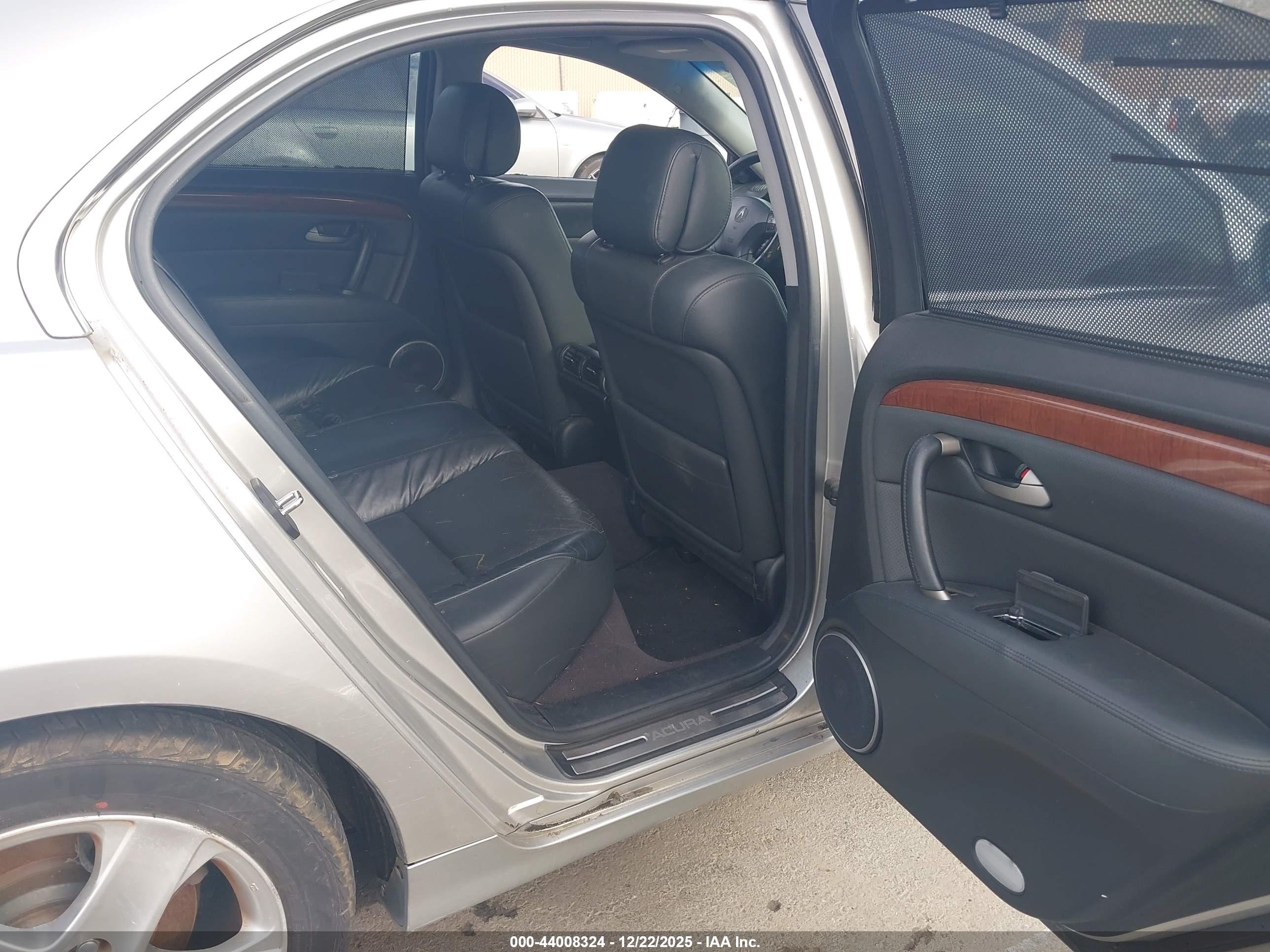 ACURA RL image 8