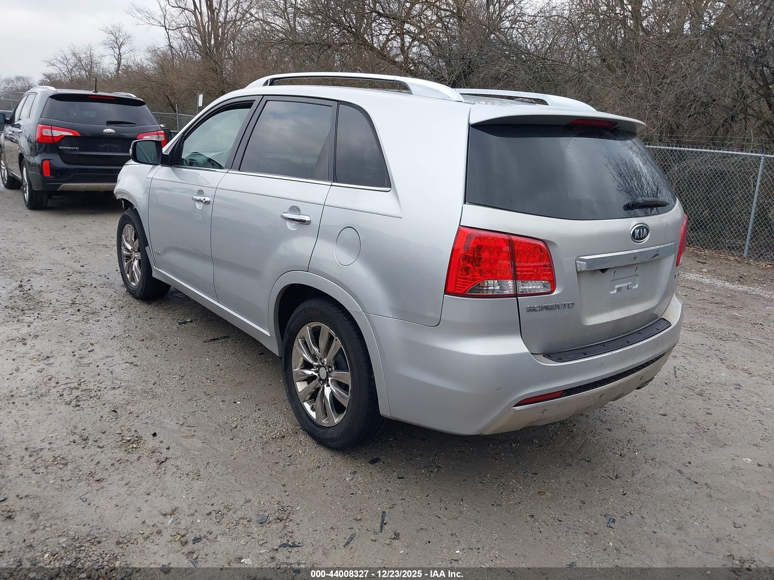 KIA SORENTO image 3