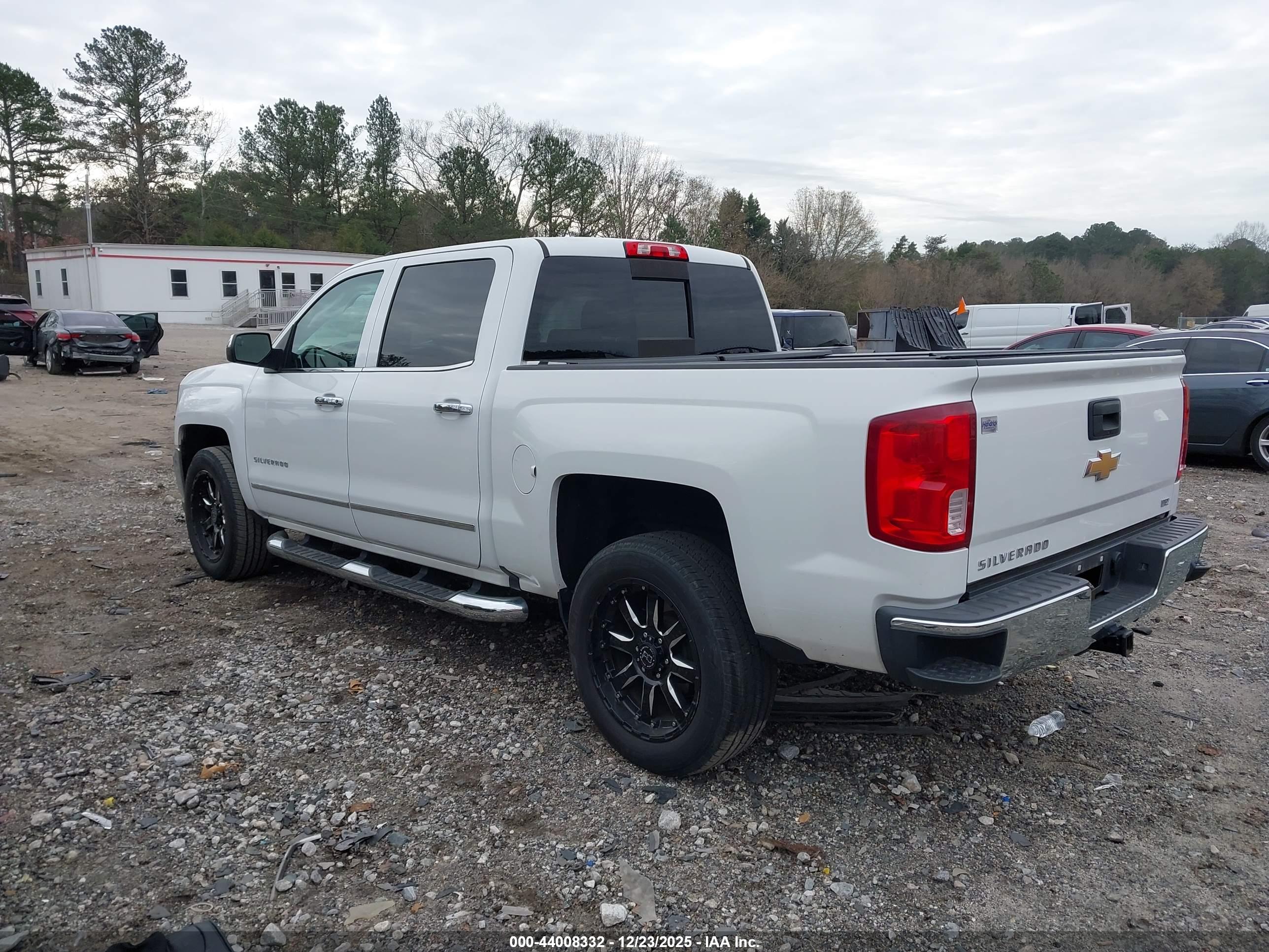 CHEVROLET SILVERADO image 3