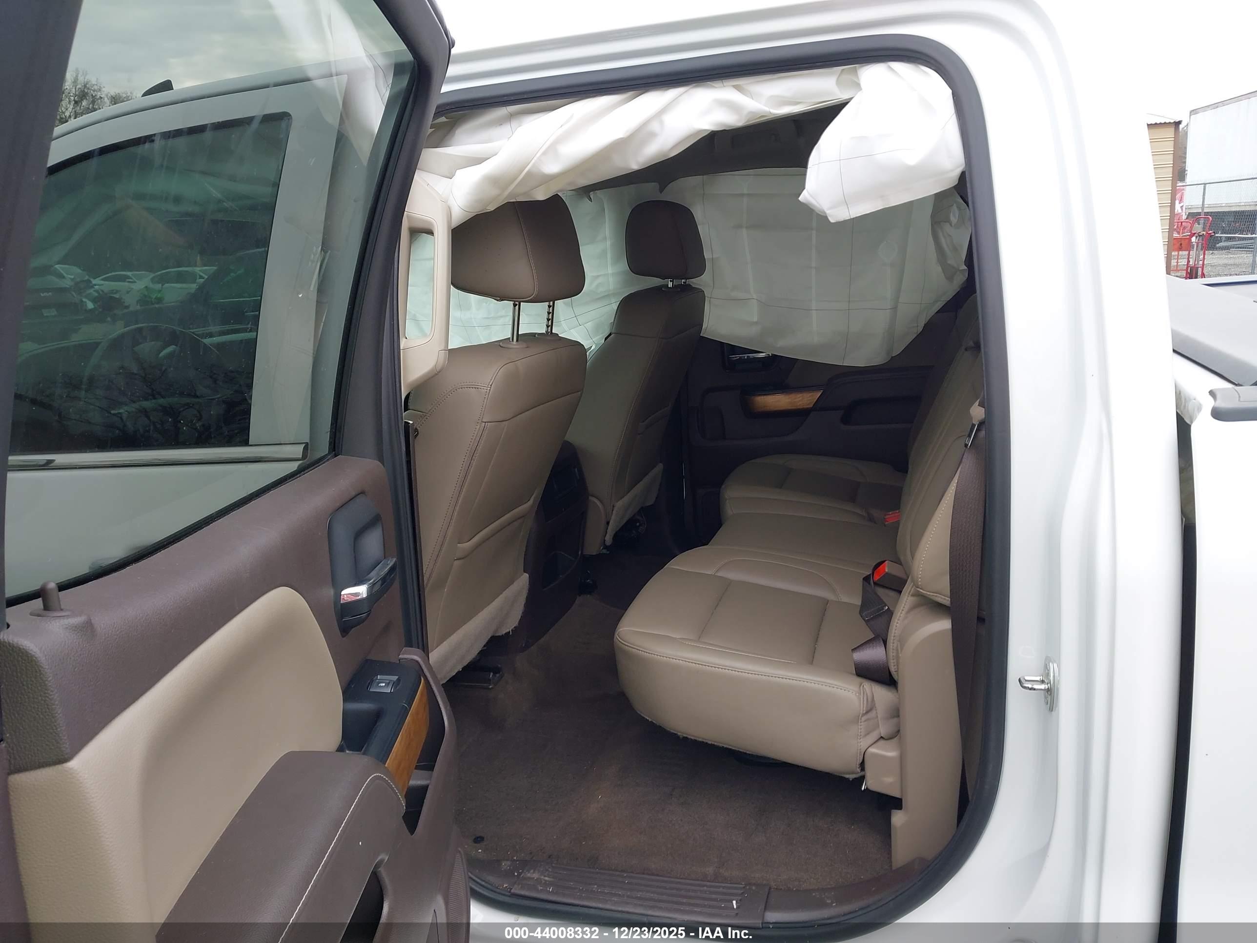 CHEVROLET SILVERADO image 8