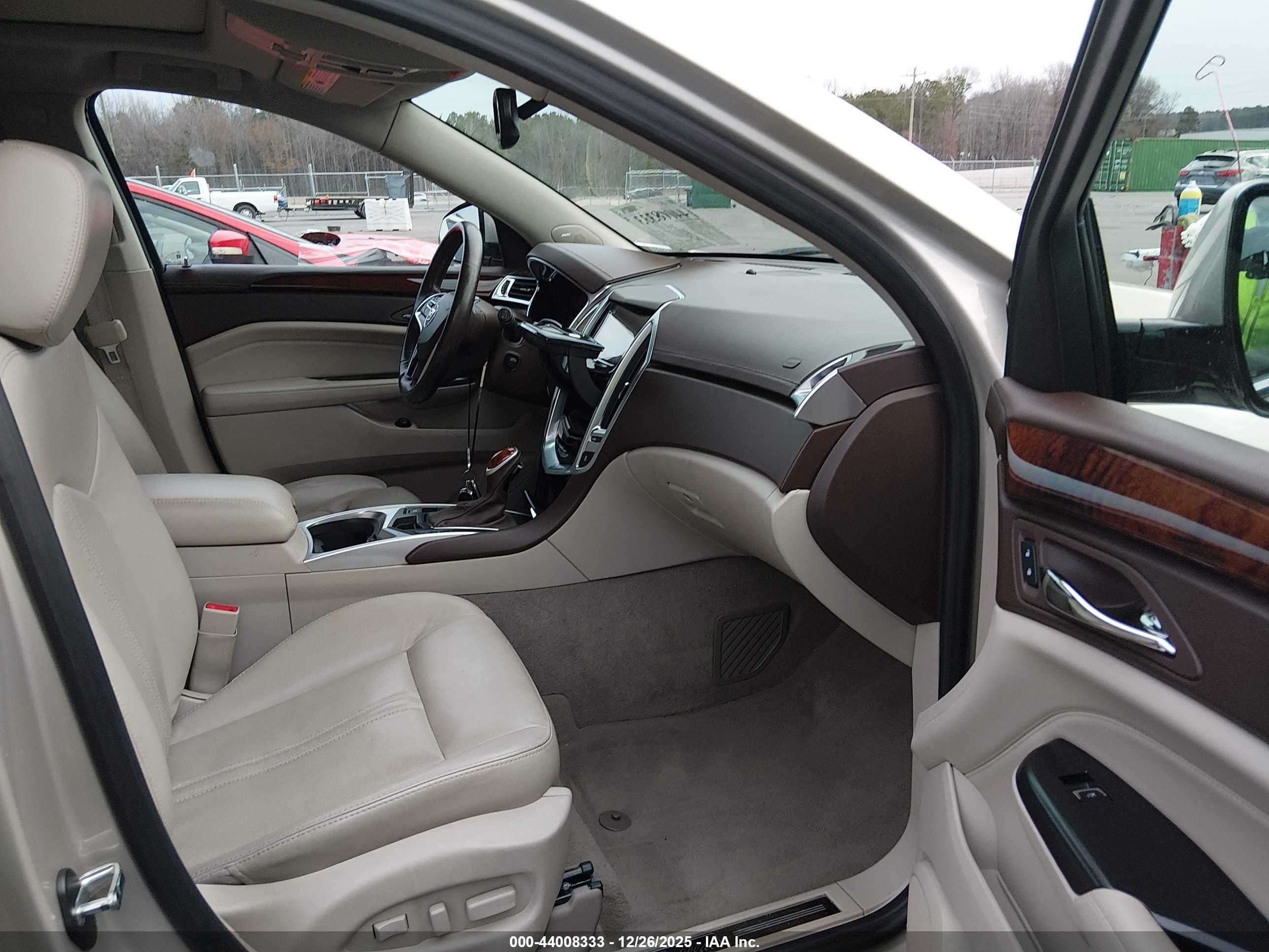 CADILLAC SRX image 5