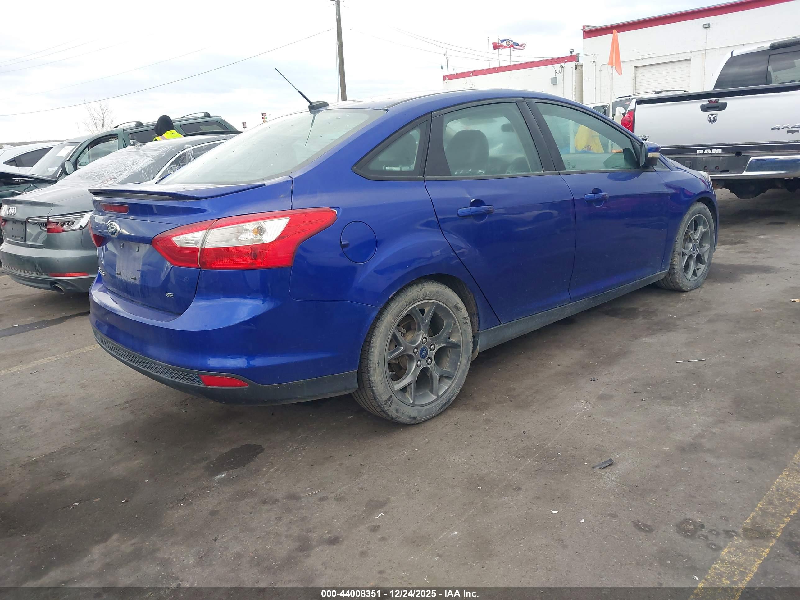 FORD FOCUS image 4