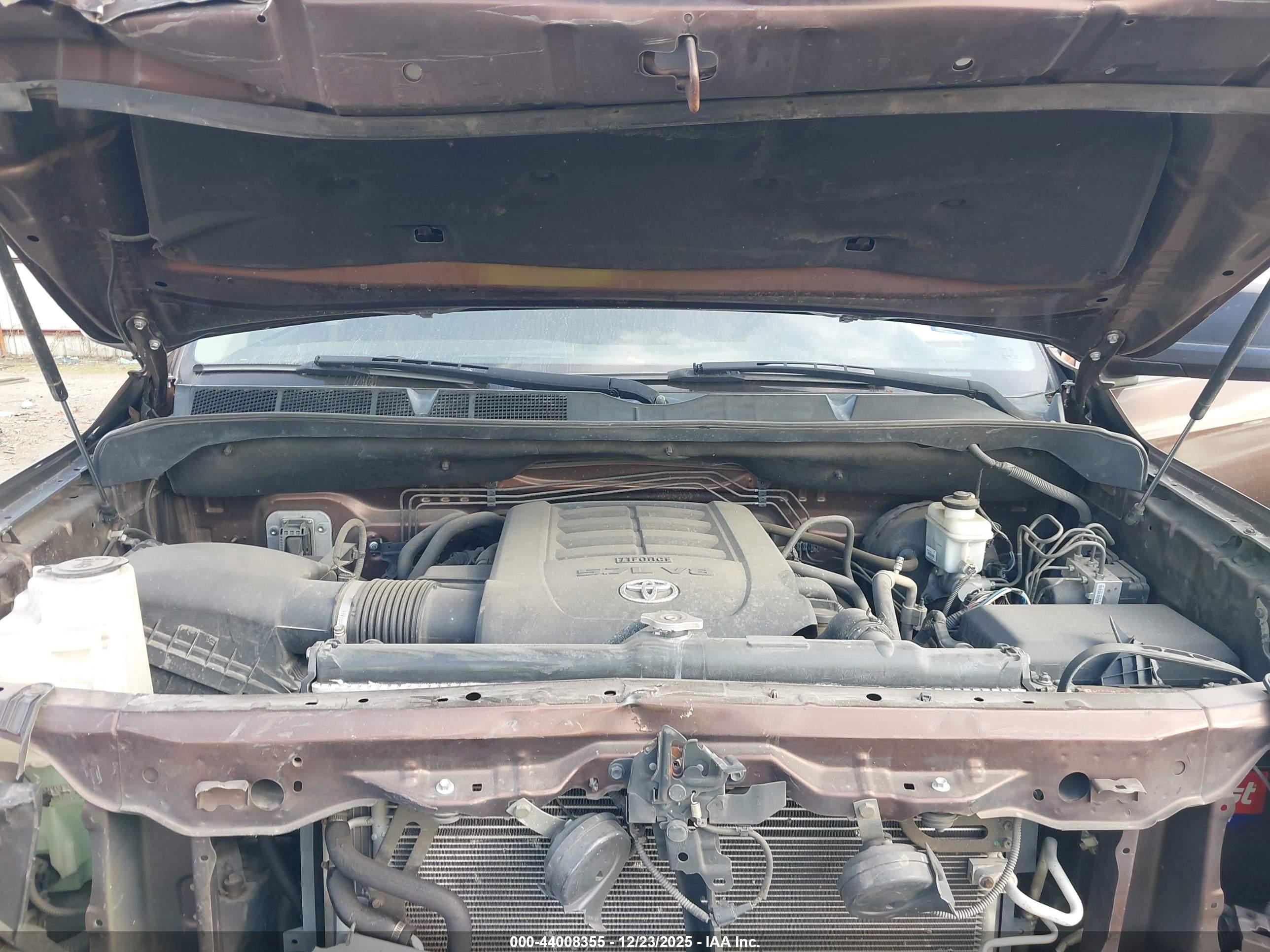 TOYOTA TUNDRA image 10