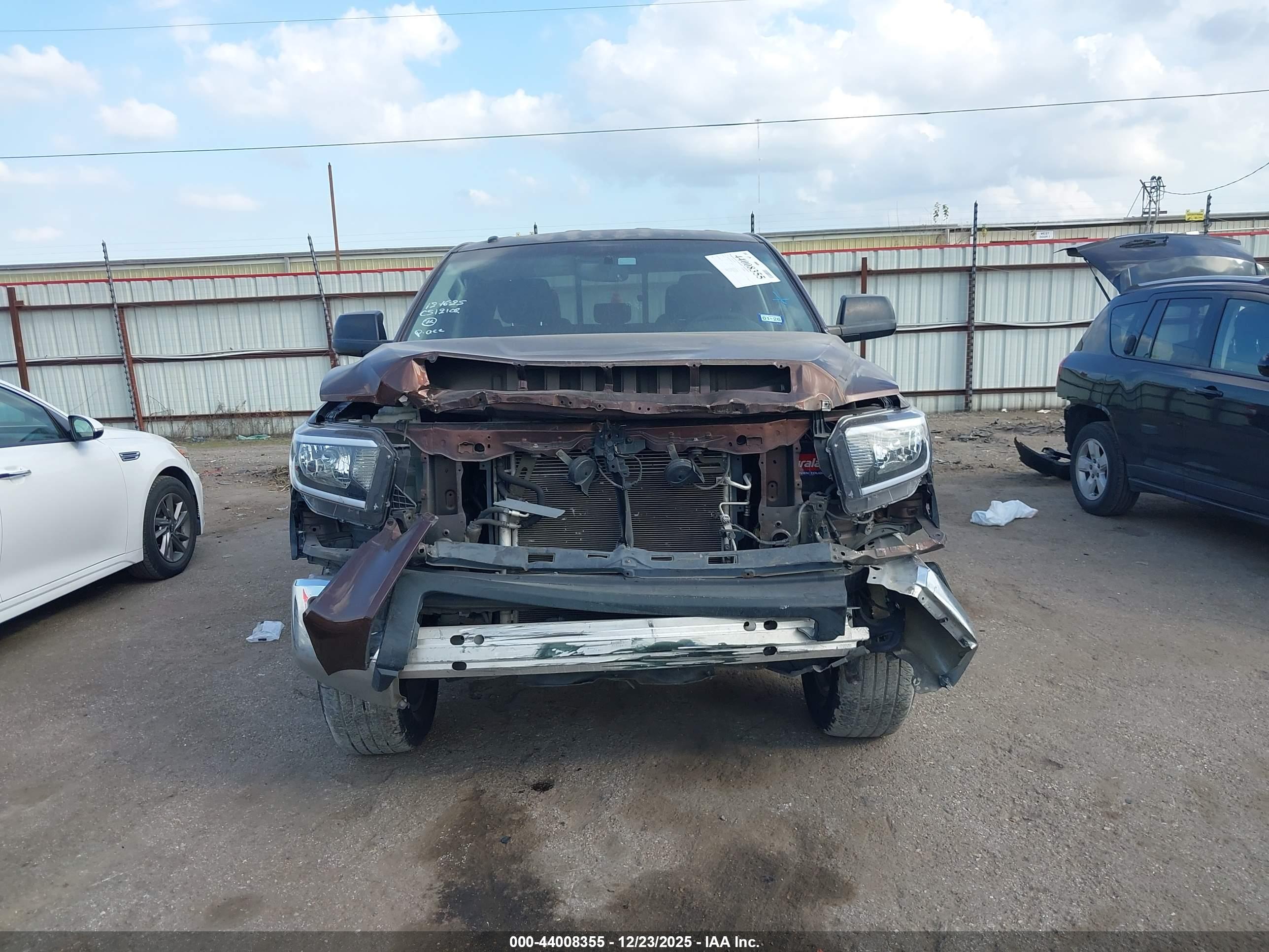 TOYOTA TUNDRA image 6