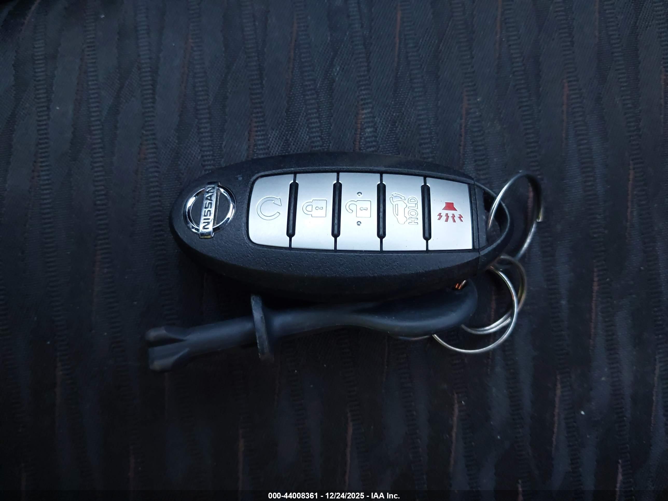 NISSAN ROGUE image 11